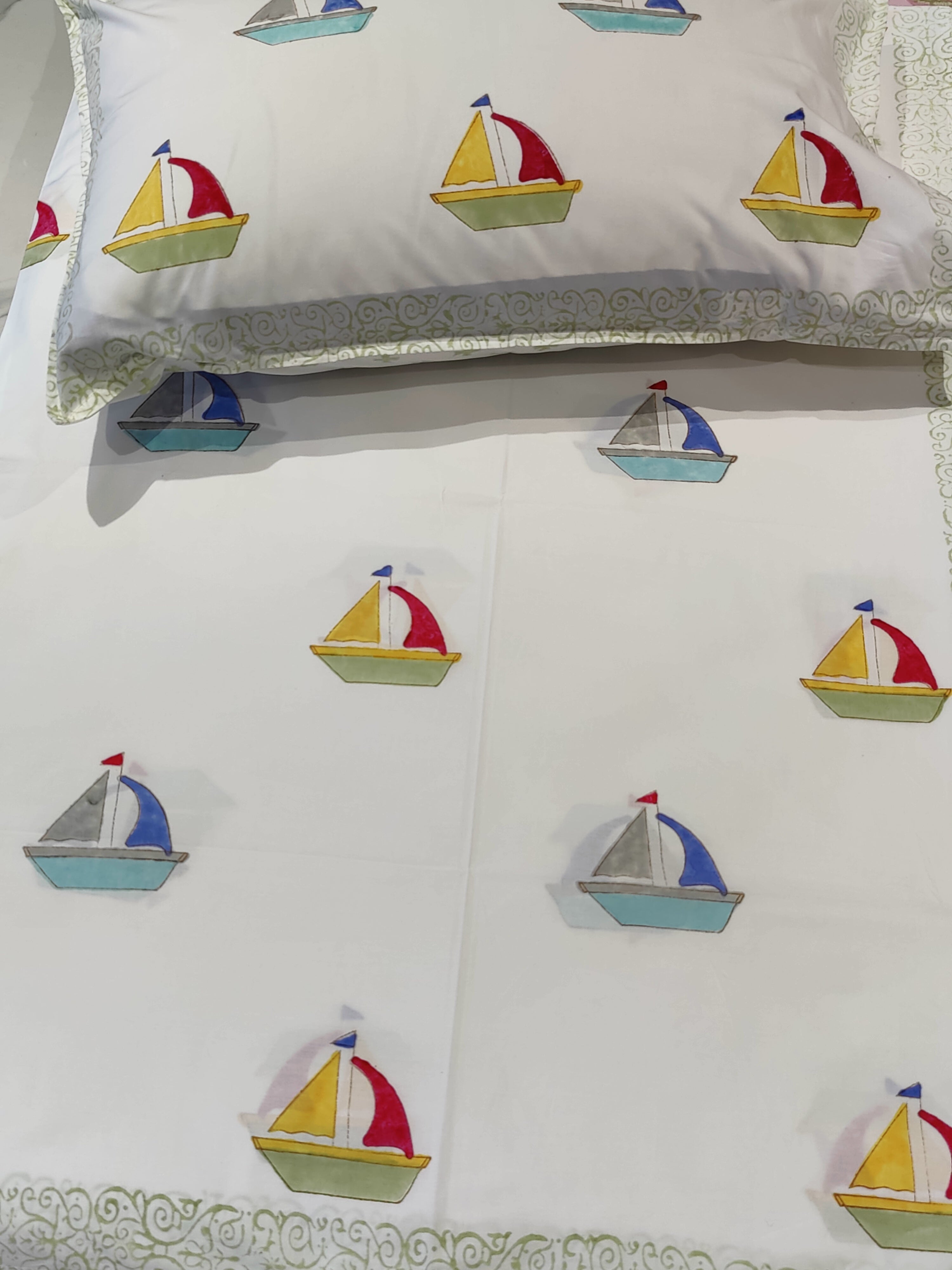 SAIL BOAT HAND BLOCK PRINTED BEDSHEET WITH REVERSIBLE PILLOW COVER