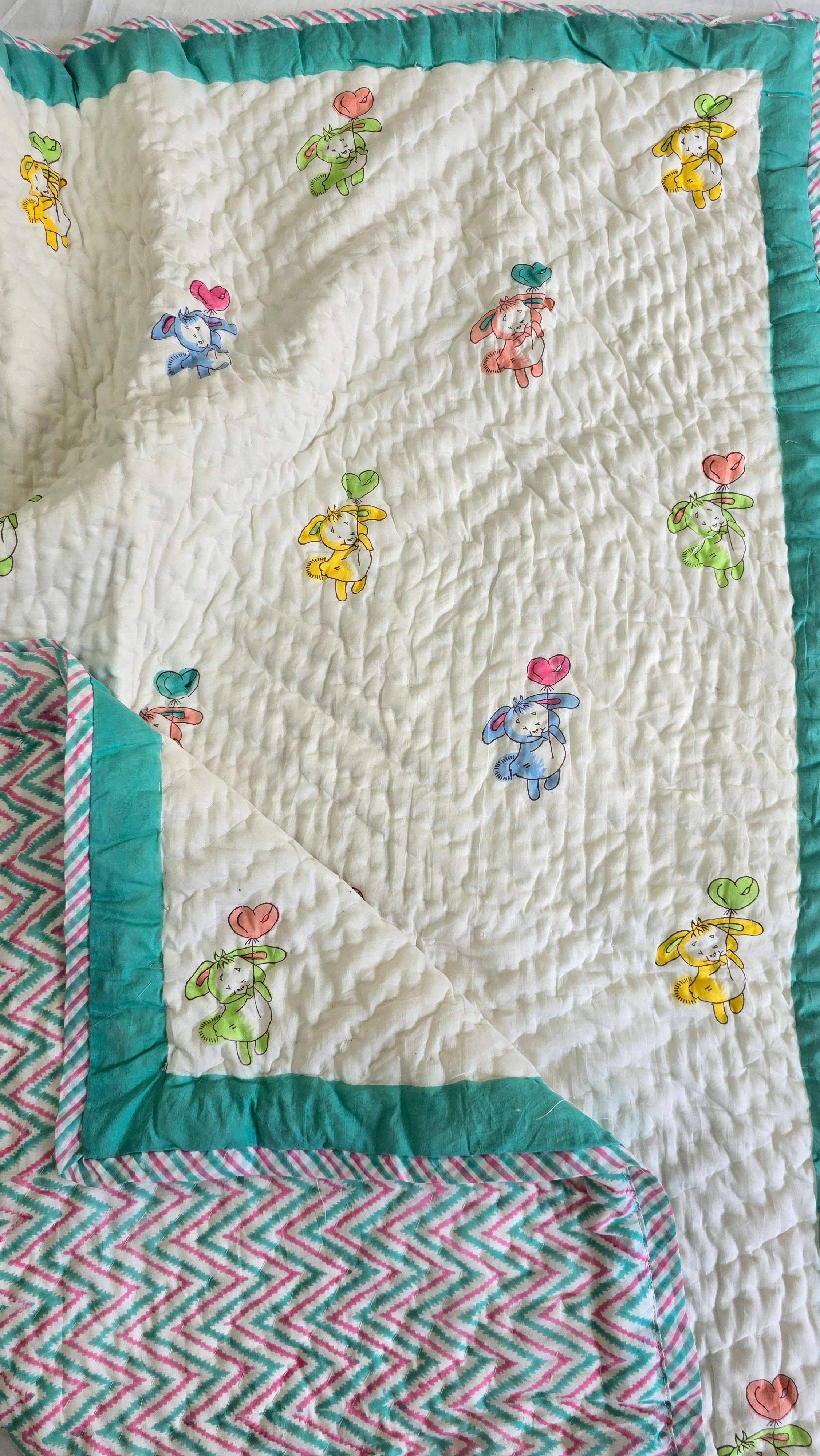 LOVEY DOVEY HANDBLOCK PRINTED REVERSIBLE MULMUL BABY QUILT
