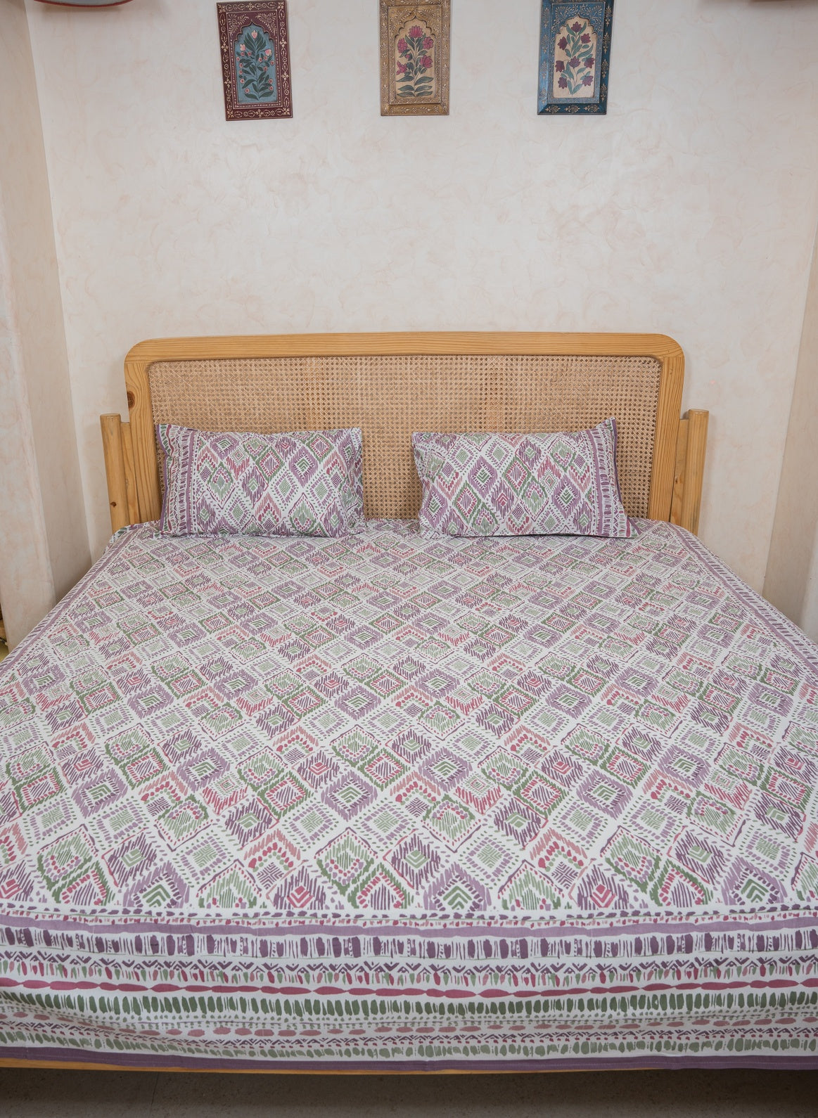 SHALIMAR BEDSHEET WITH TWO REVERSIBLE PILLOW COVERS