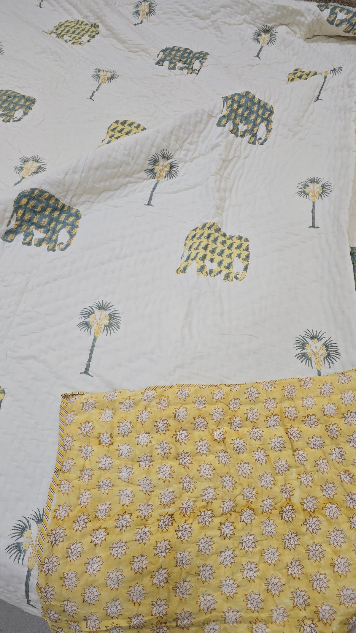 YELLOW ELEPHANT HAND BLOCK PRINTED REVERSIBLE MULMUL DOUBLE BED QUILT