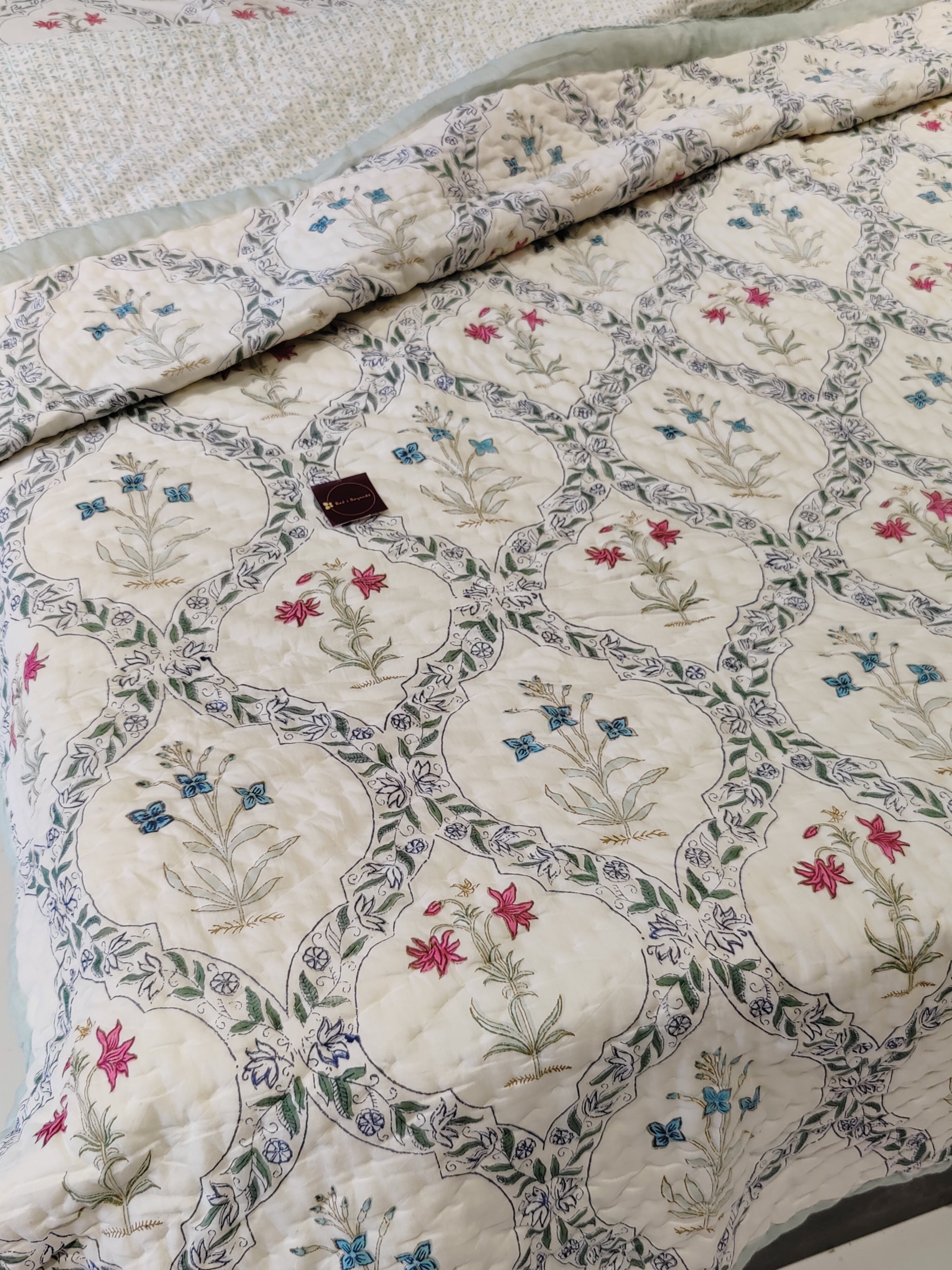 UMMED JAAL HAND BLOCK PRINTED REVERSIBLE MULMUL DOUBLE BED QUILT