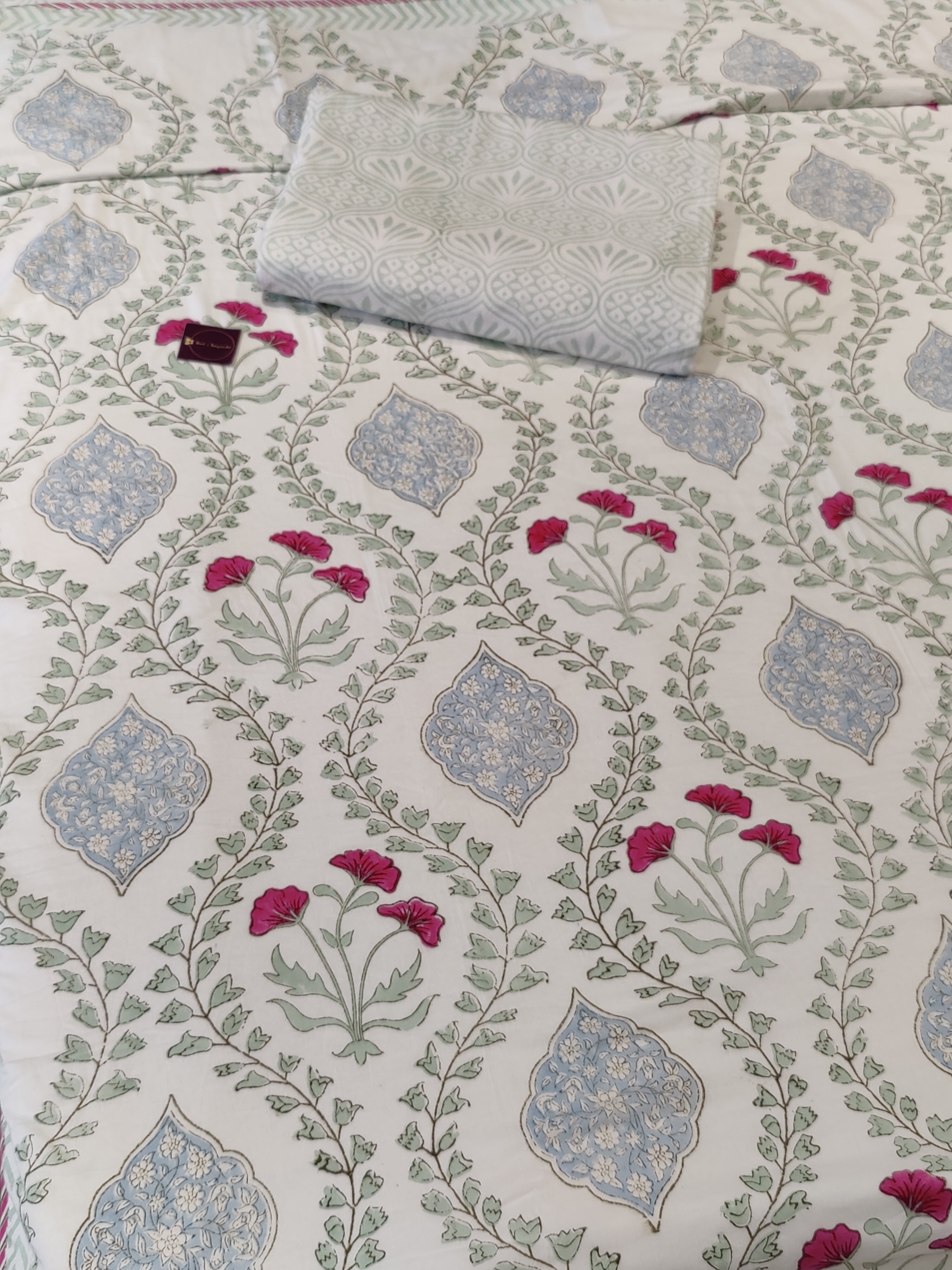 ANJANA HANDBLOCK PRINTED REVERSIBLE MULMUL DOHAR