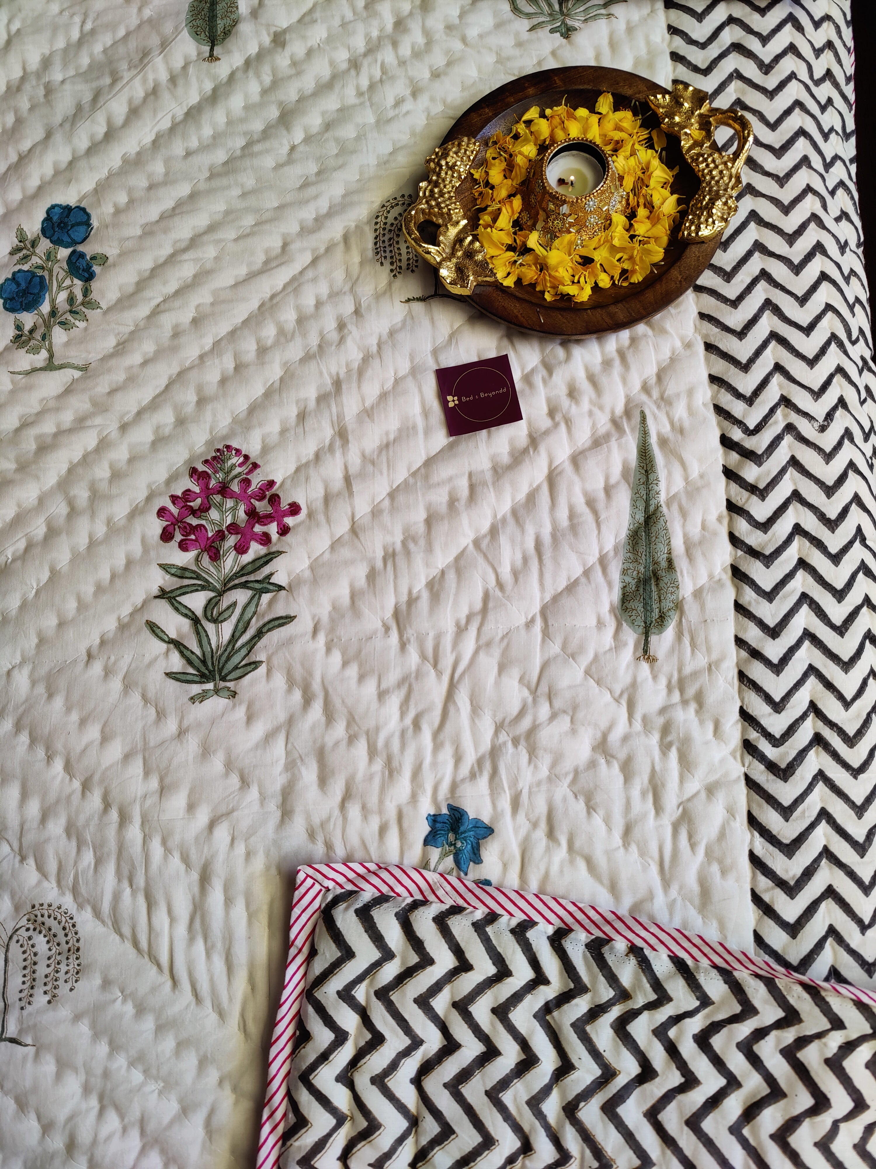CHEVRON HANDBLOCK PRINTED REVERSIBLE MULMUL QUILT