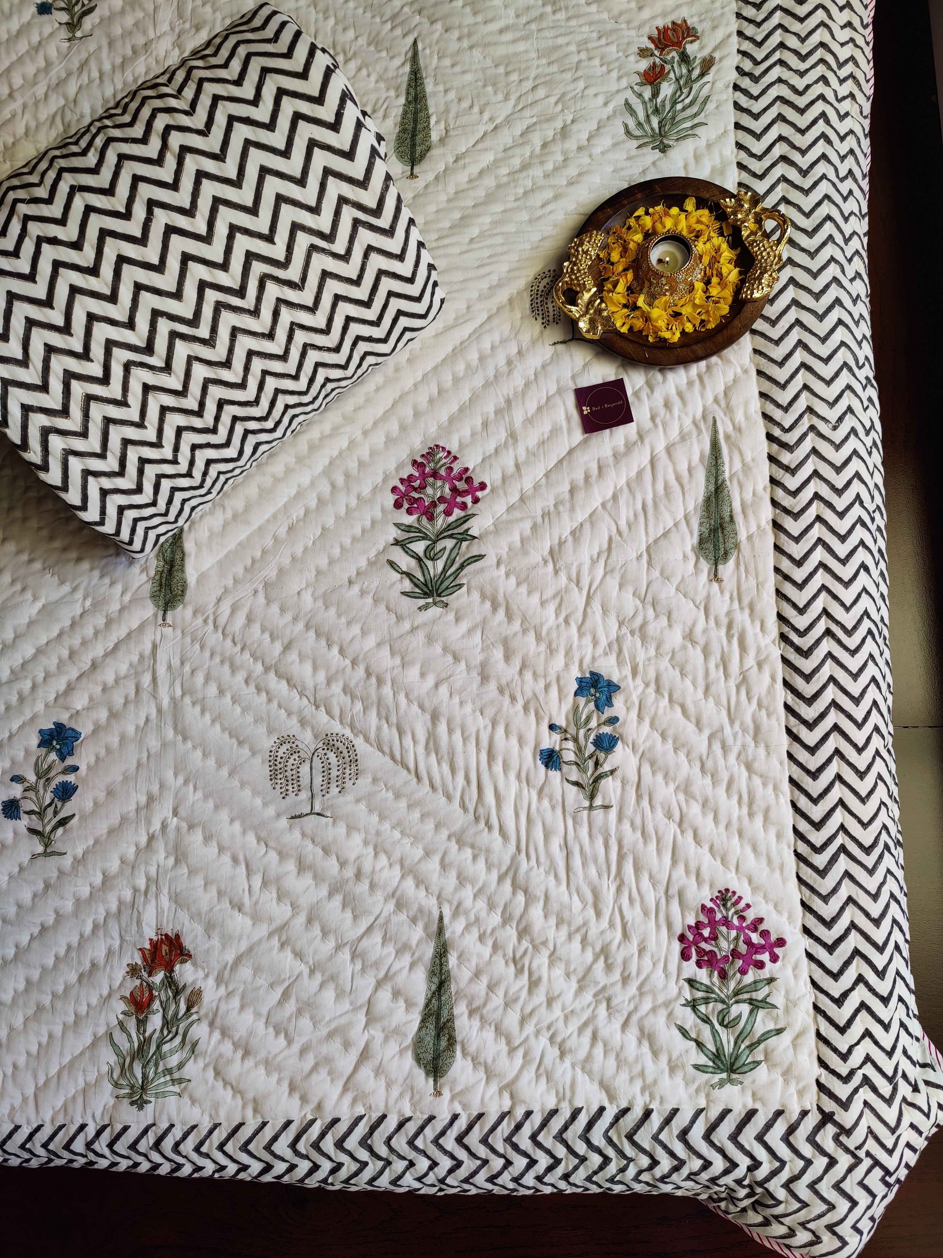 CHEVRON HANDBLOCK PRINTED REVERSIBLE MULMUL QUILT