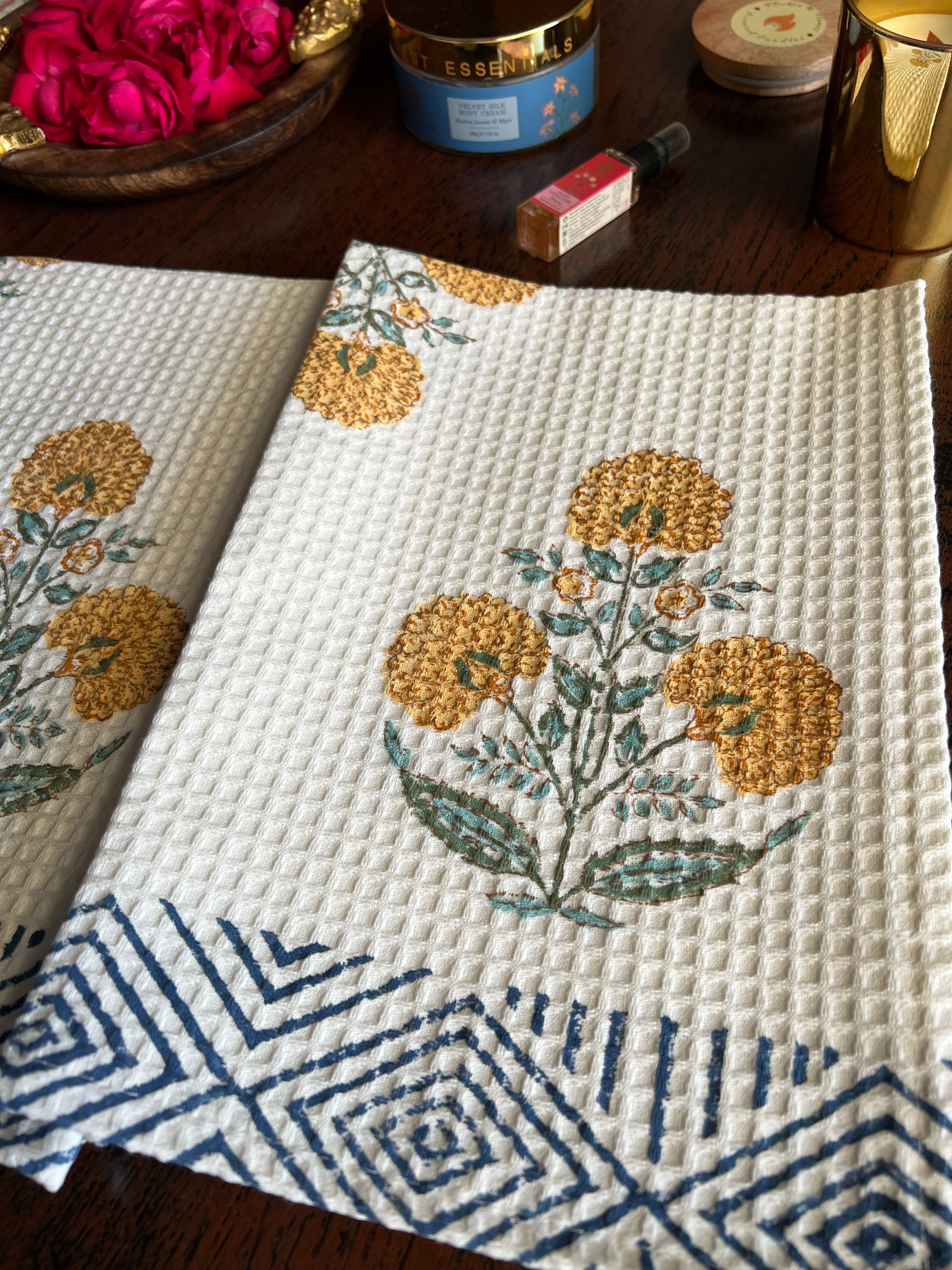 YELLOW MEHRAAB HANDBLOCK PRINTED BODY & HAND TOWEL SET