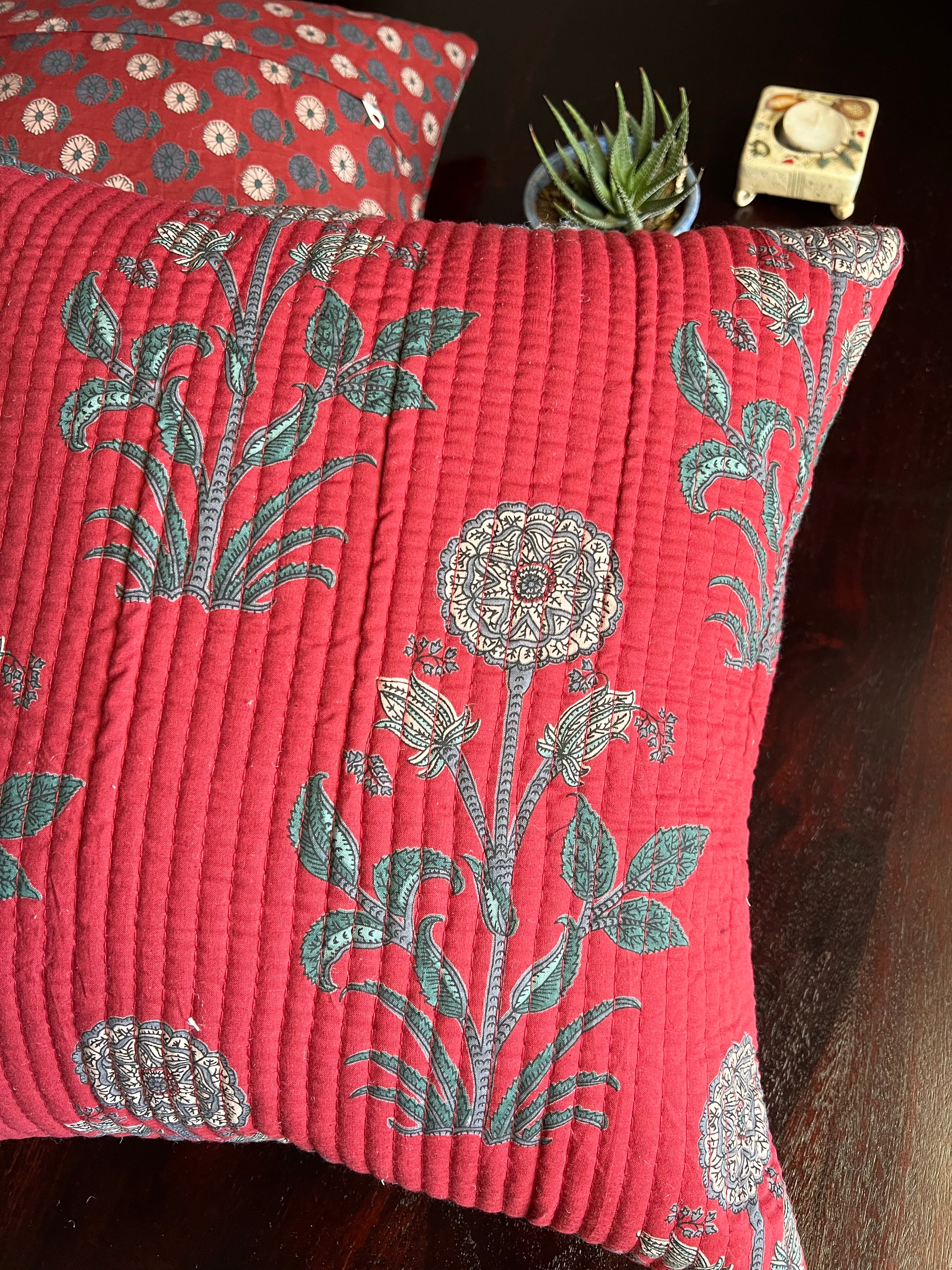 KANAK - SINGLE PIECE QUILTED 16 BY 16 INCHES CUSHION