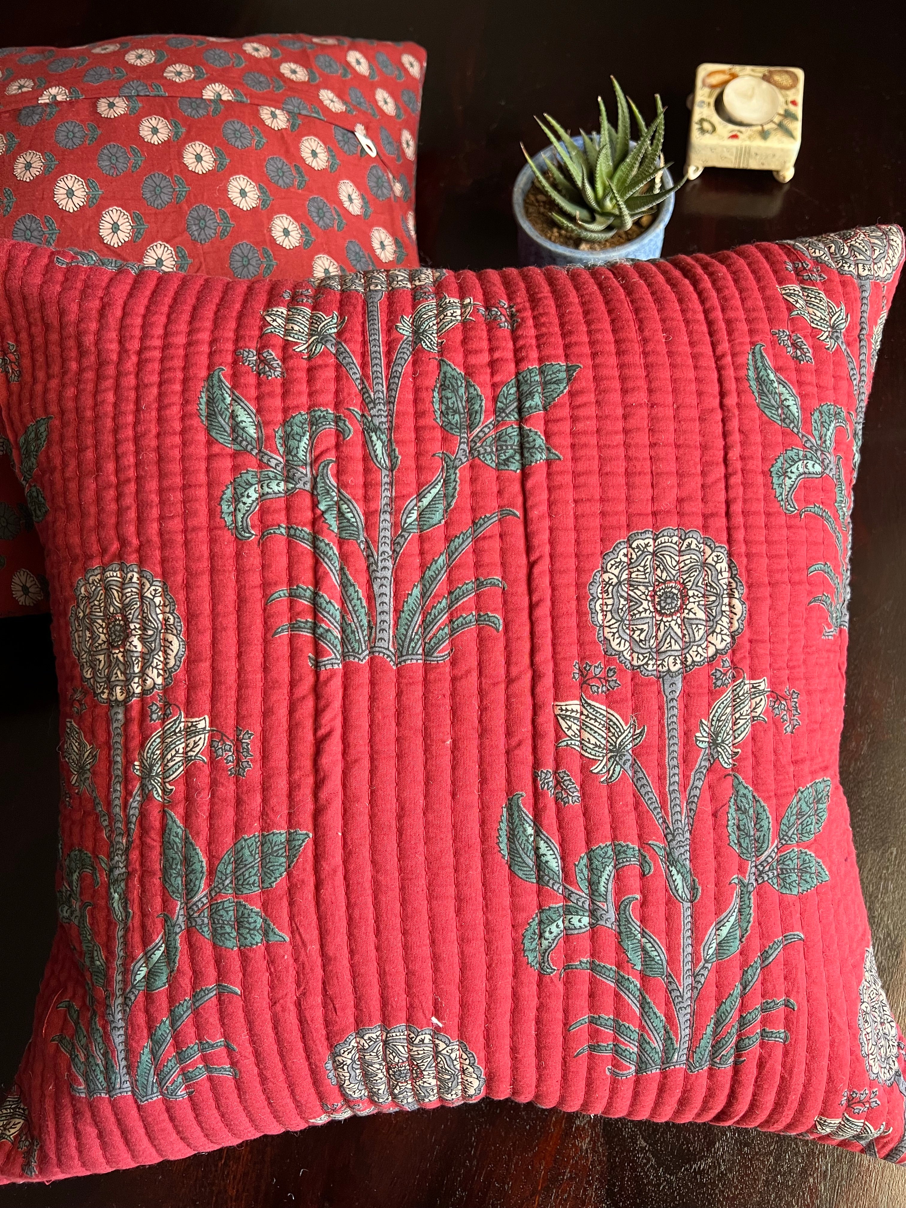 KANAK - SINGLE PIECE QUILTED 16 BY 16 INCHES CUSHION