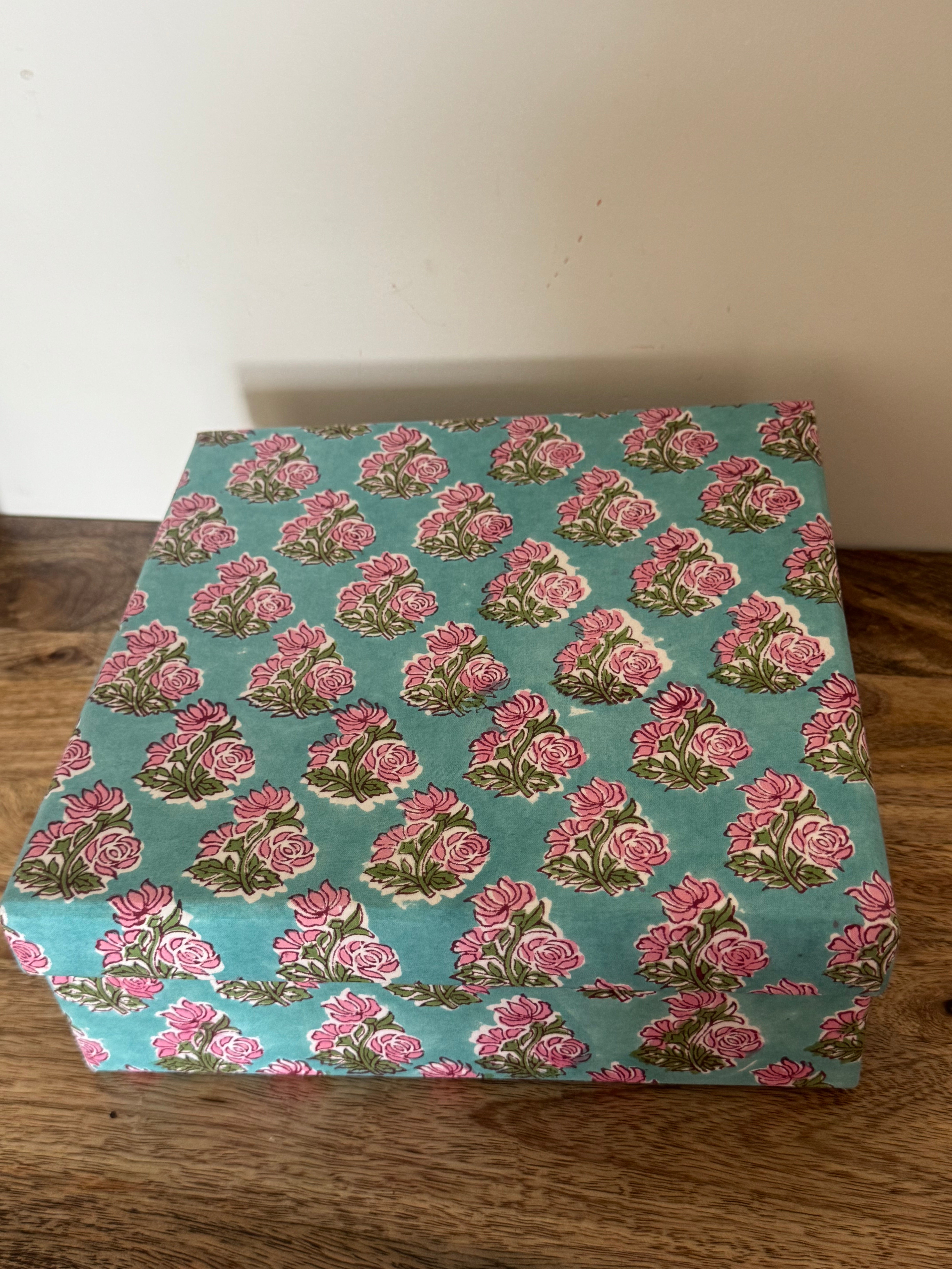 HANDBLOCK PRINTED GIFT BOX - BATH LINEN