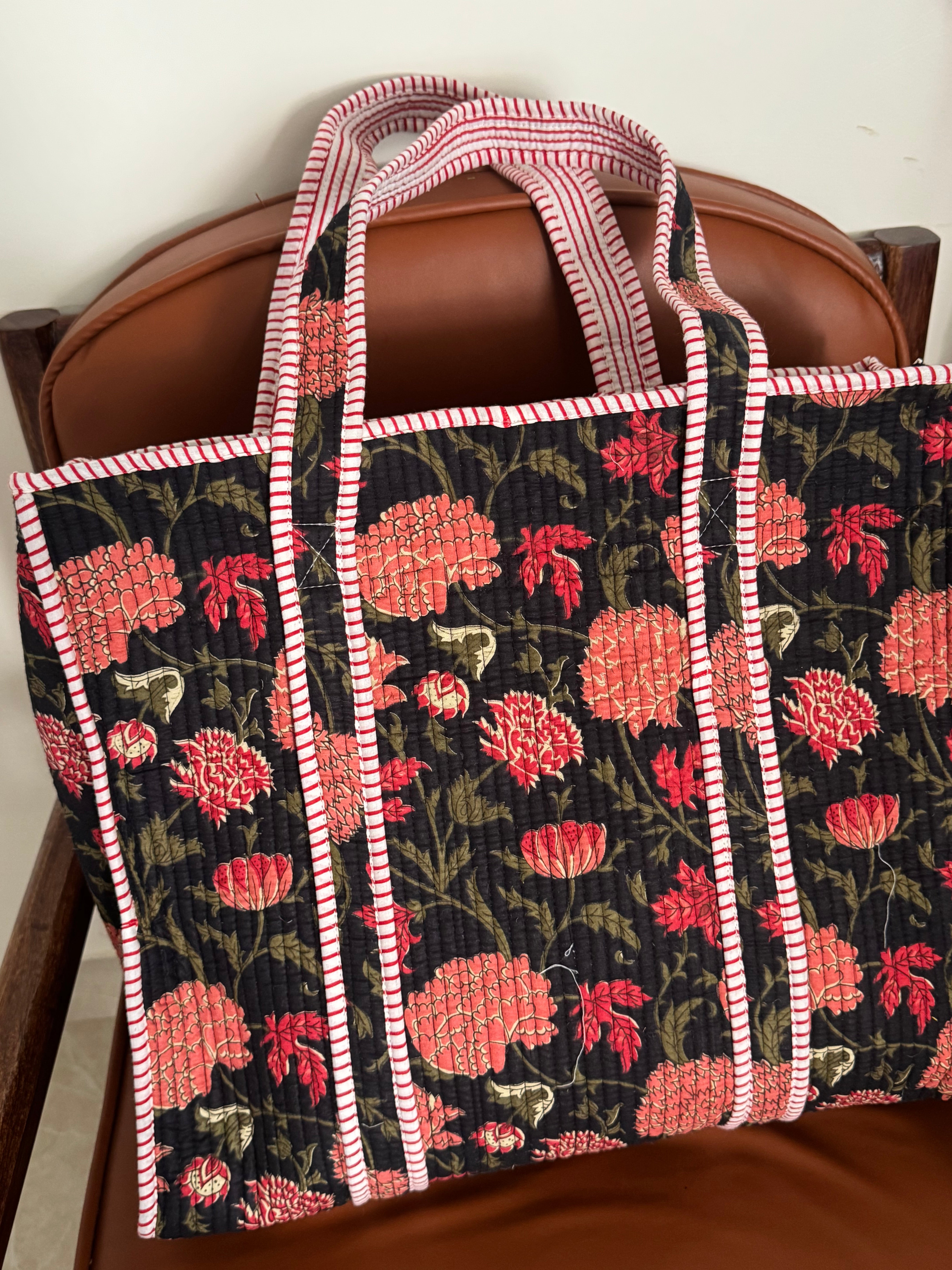 HAND BLOCK PRINTED TOTE BAG WITH ZIP