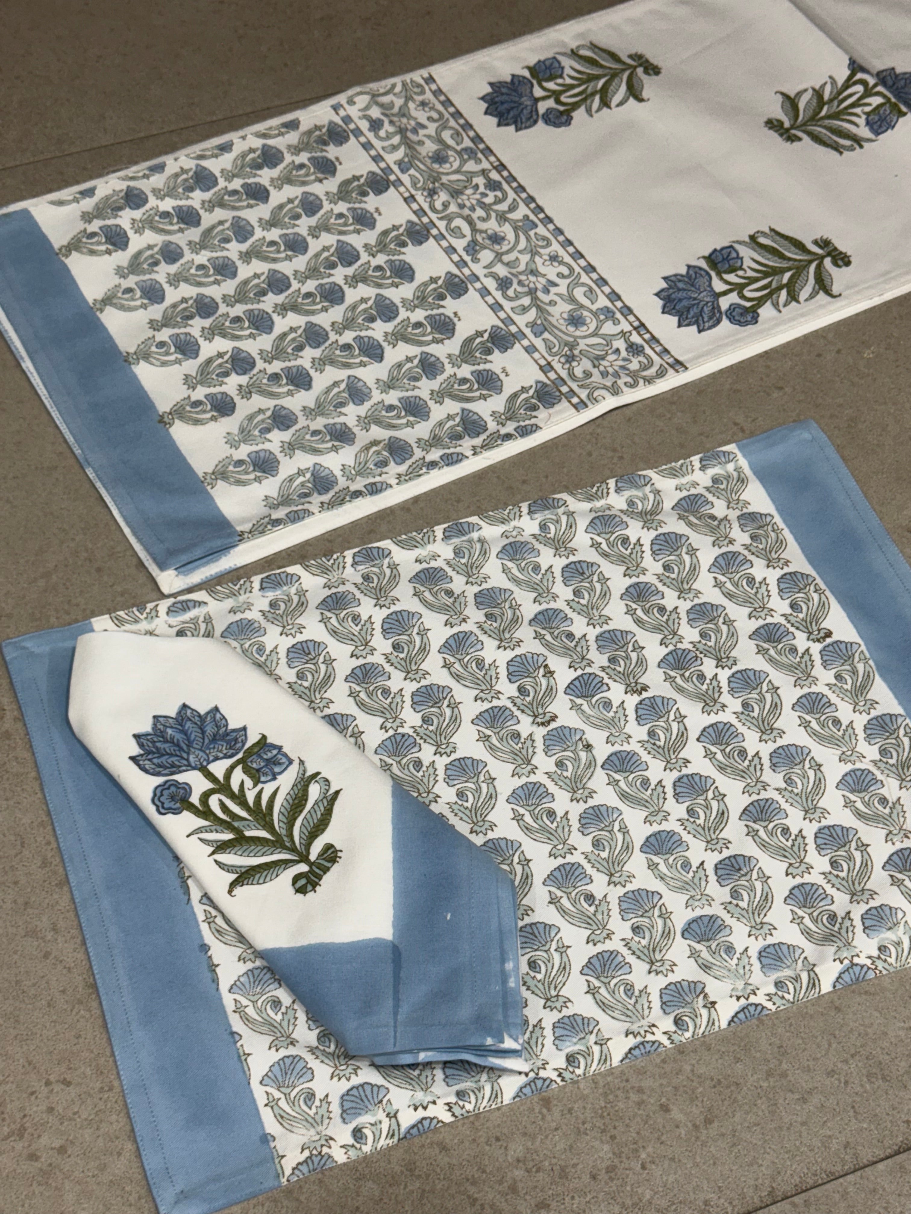 SIX SEATER TABLE RUNNER , SIX MATS AND SIX NAPKIN SET