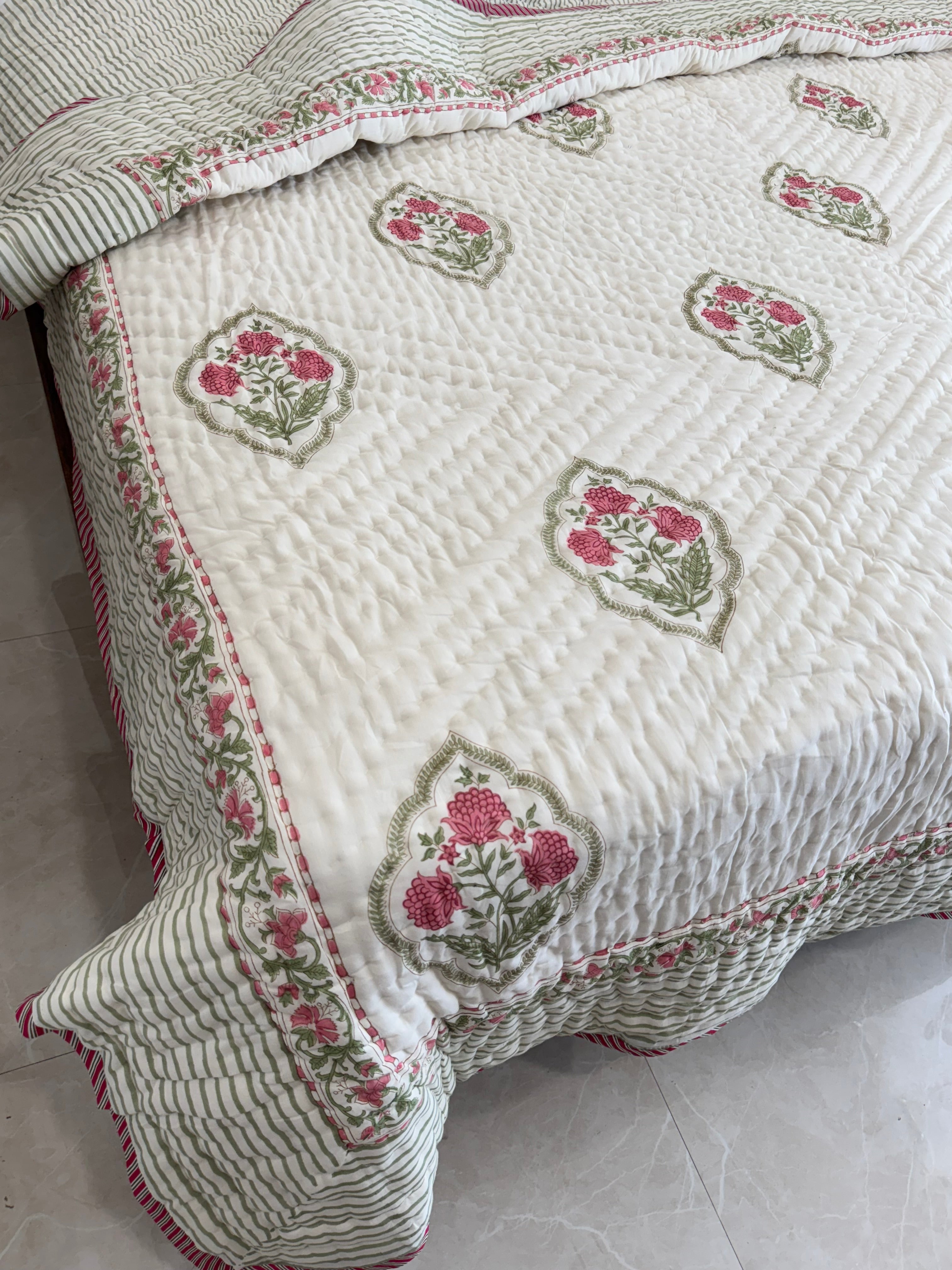 CREME BASE HAND BLOCK PRINTED REVERSIBLE QUILT (DOUBLE BED)