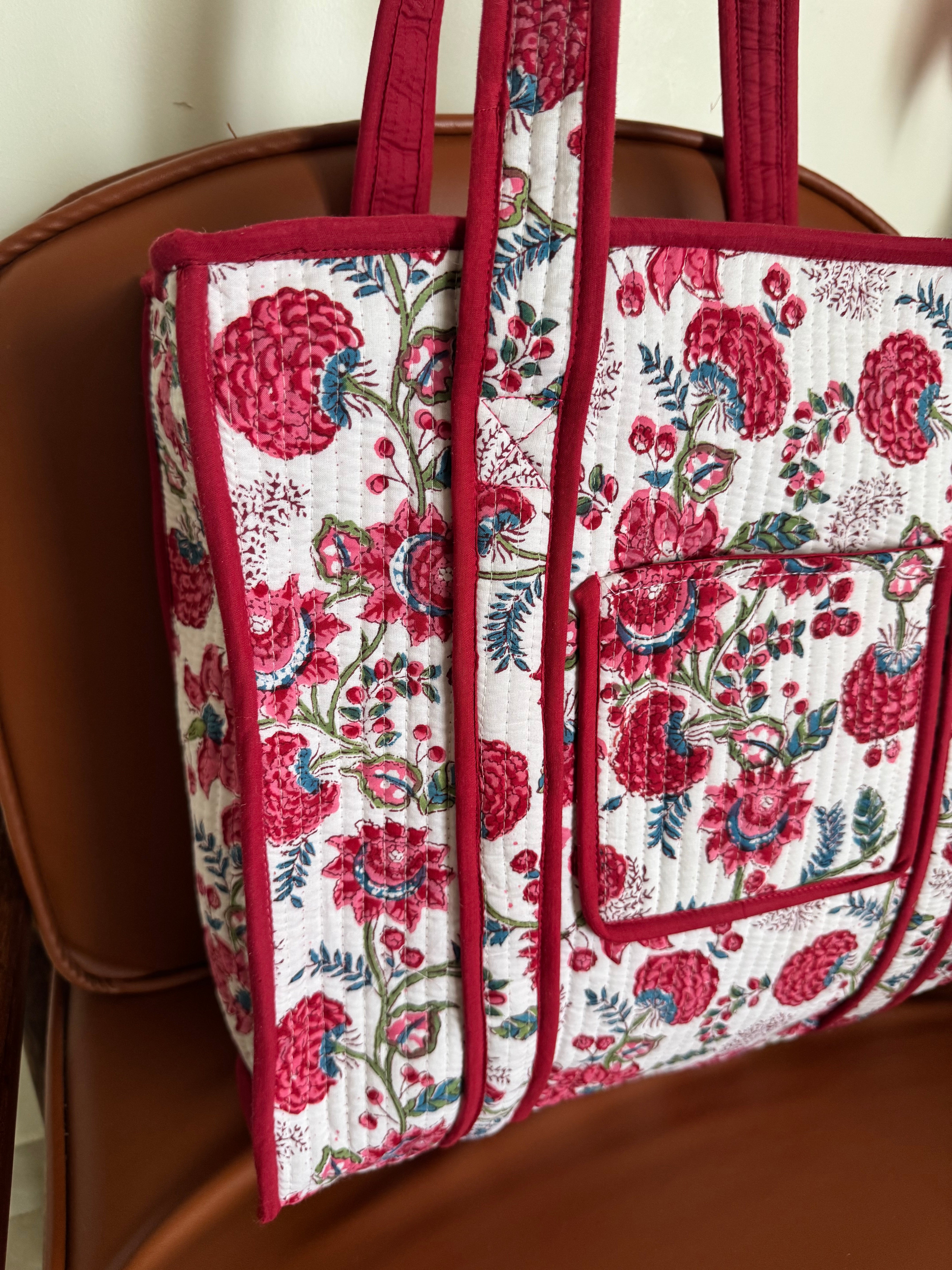 MEDIUM TOTE BAG WITH THREE POCKETS