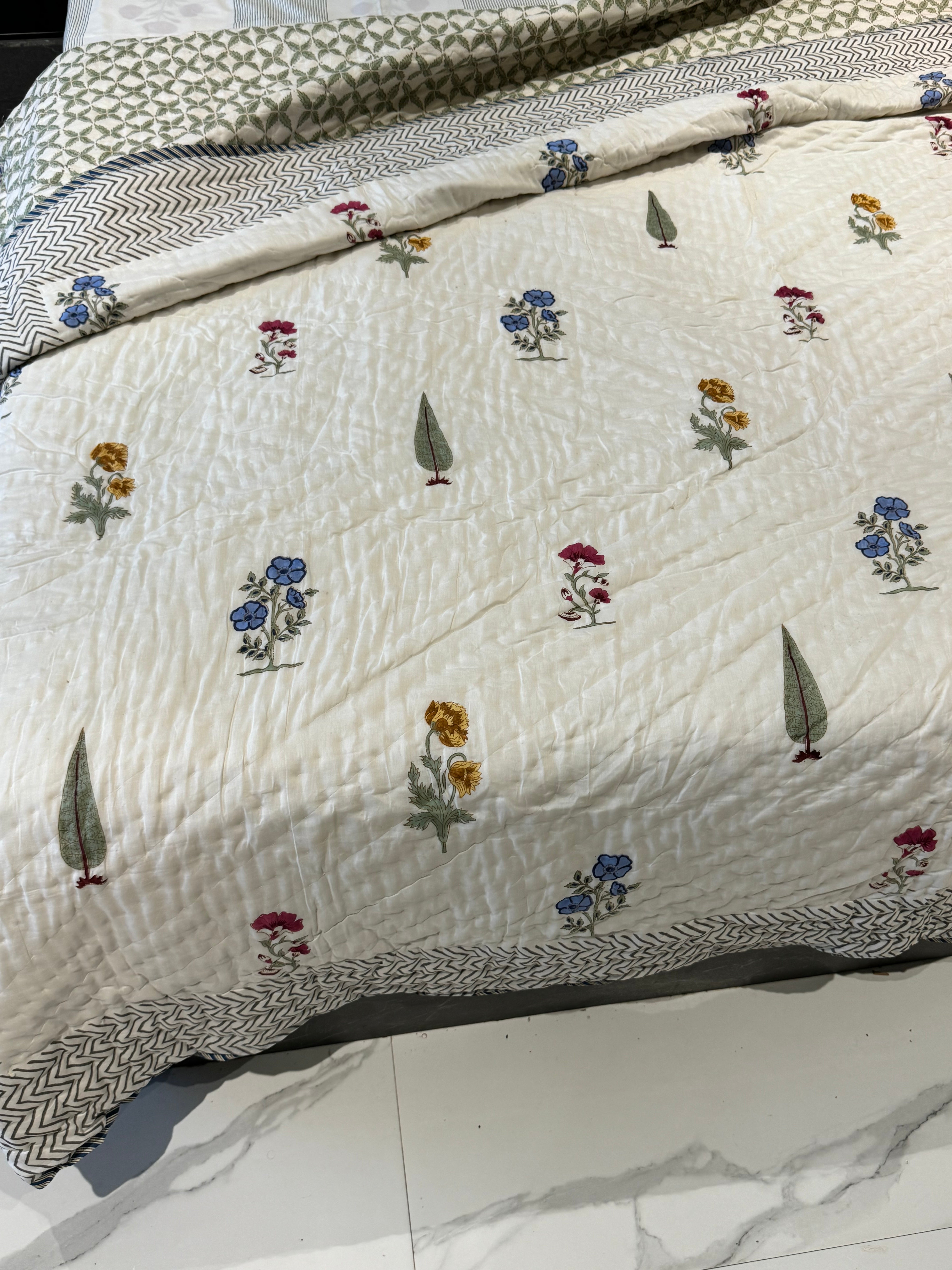 PRAGATI HAND BLOCK PRINTED REVERSIBLE MULMUL QUILT