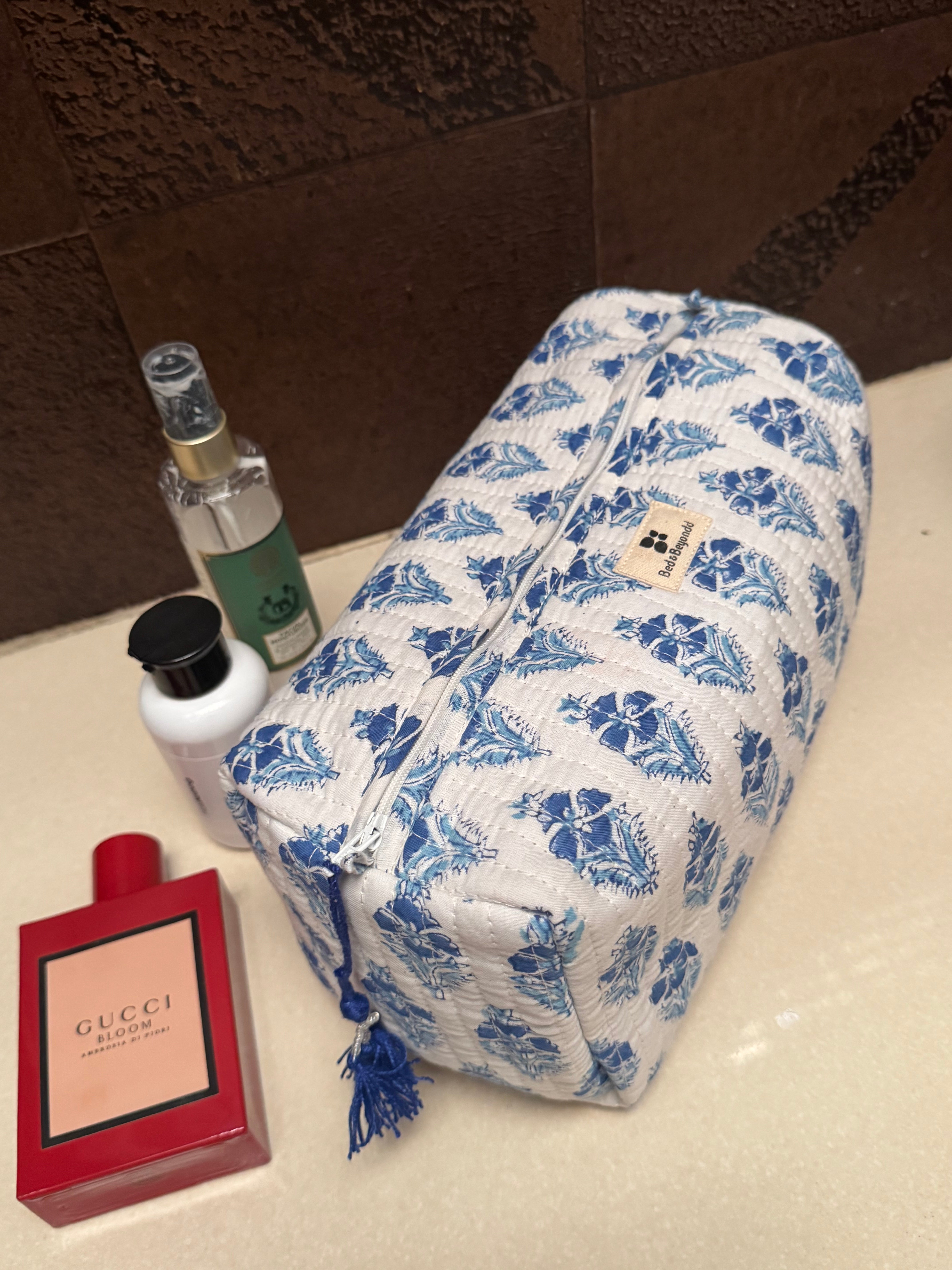 MULTI PURPOSE TOILETRY BAG