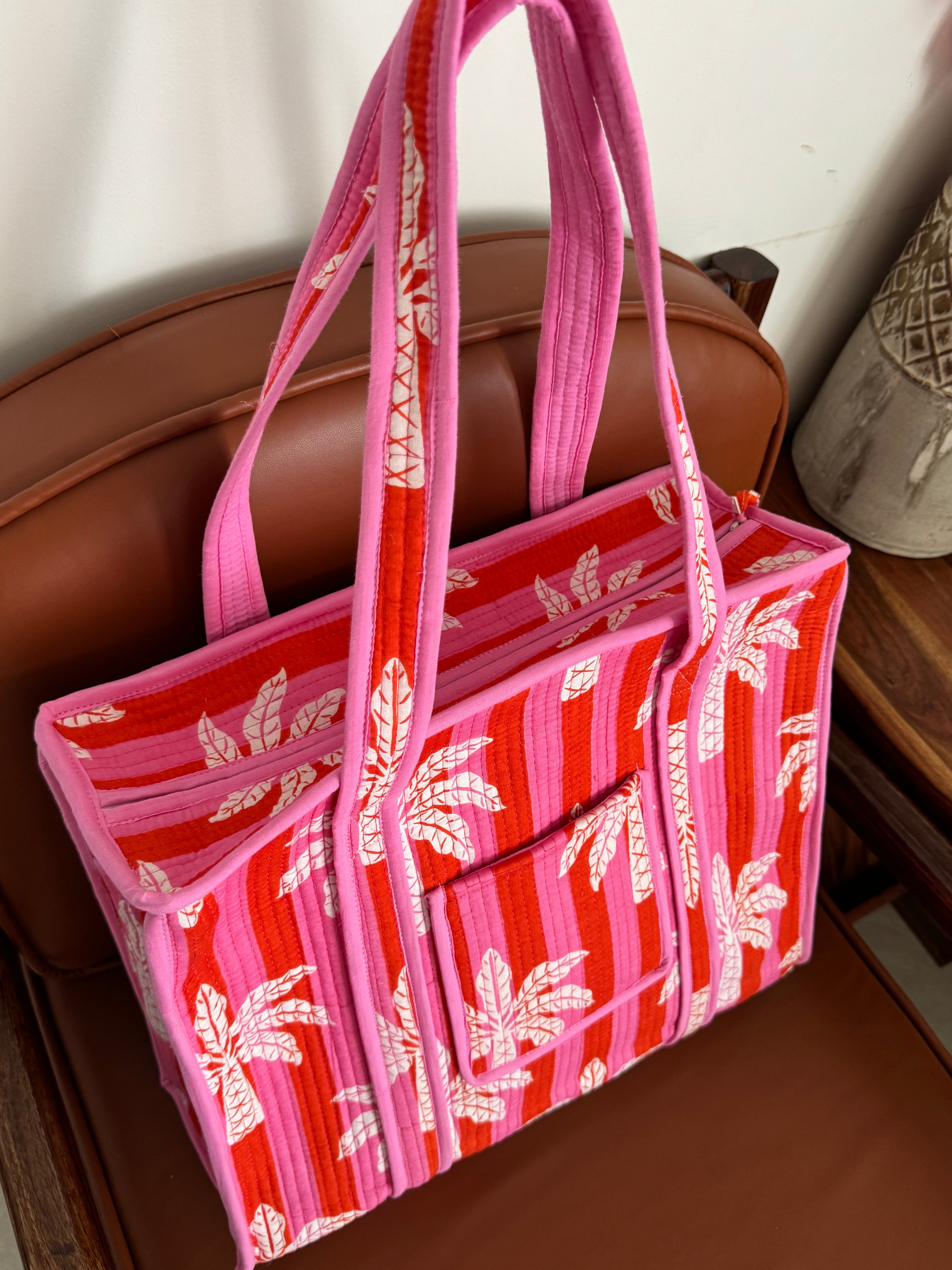 MEDIUM TOTE BAG WITH THREE POCKETS