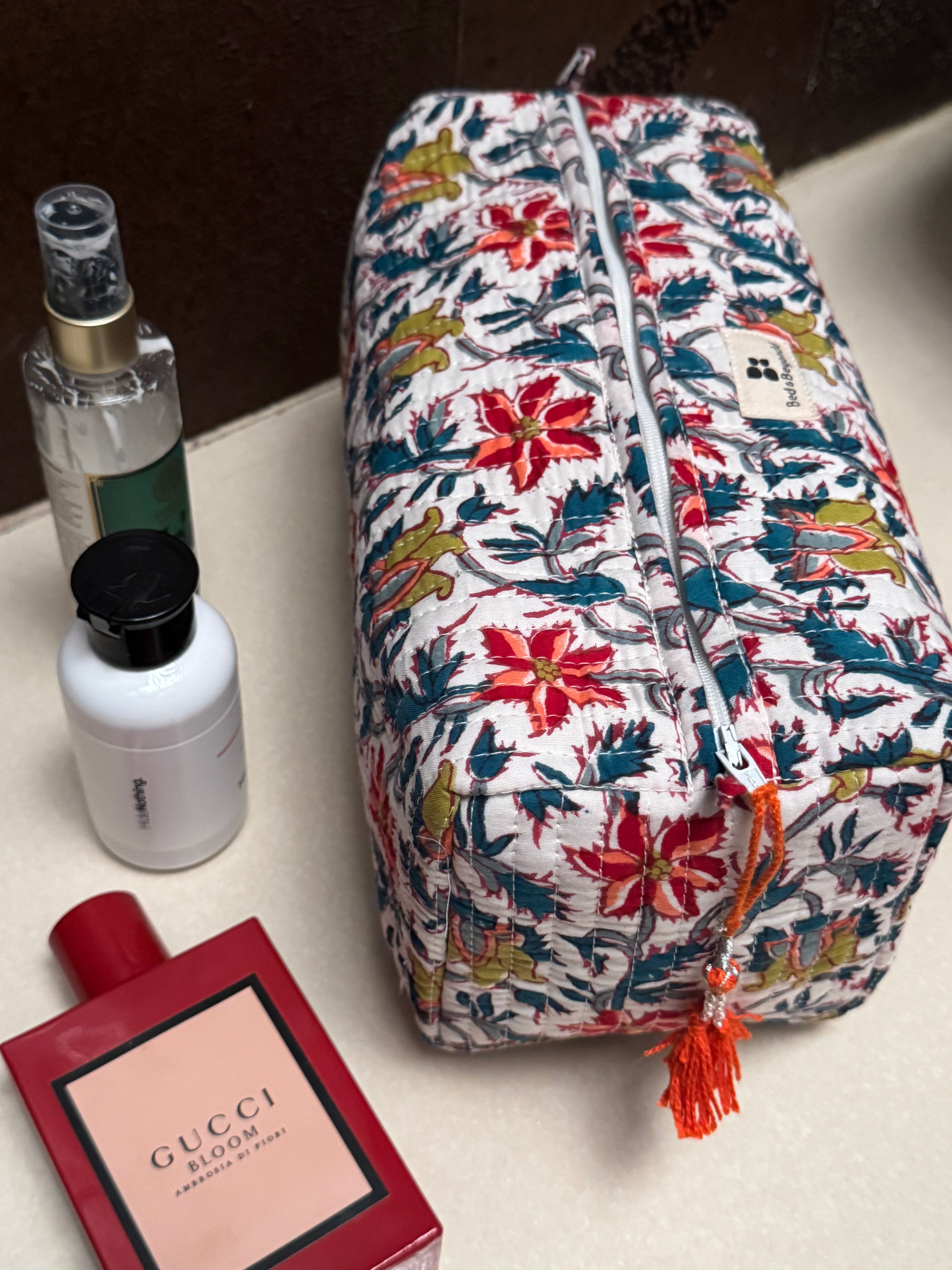 MULTI PURPOSE TOILETRY BAG
