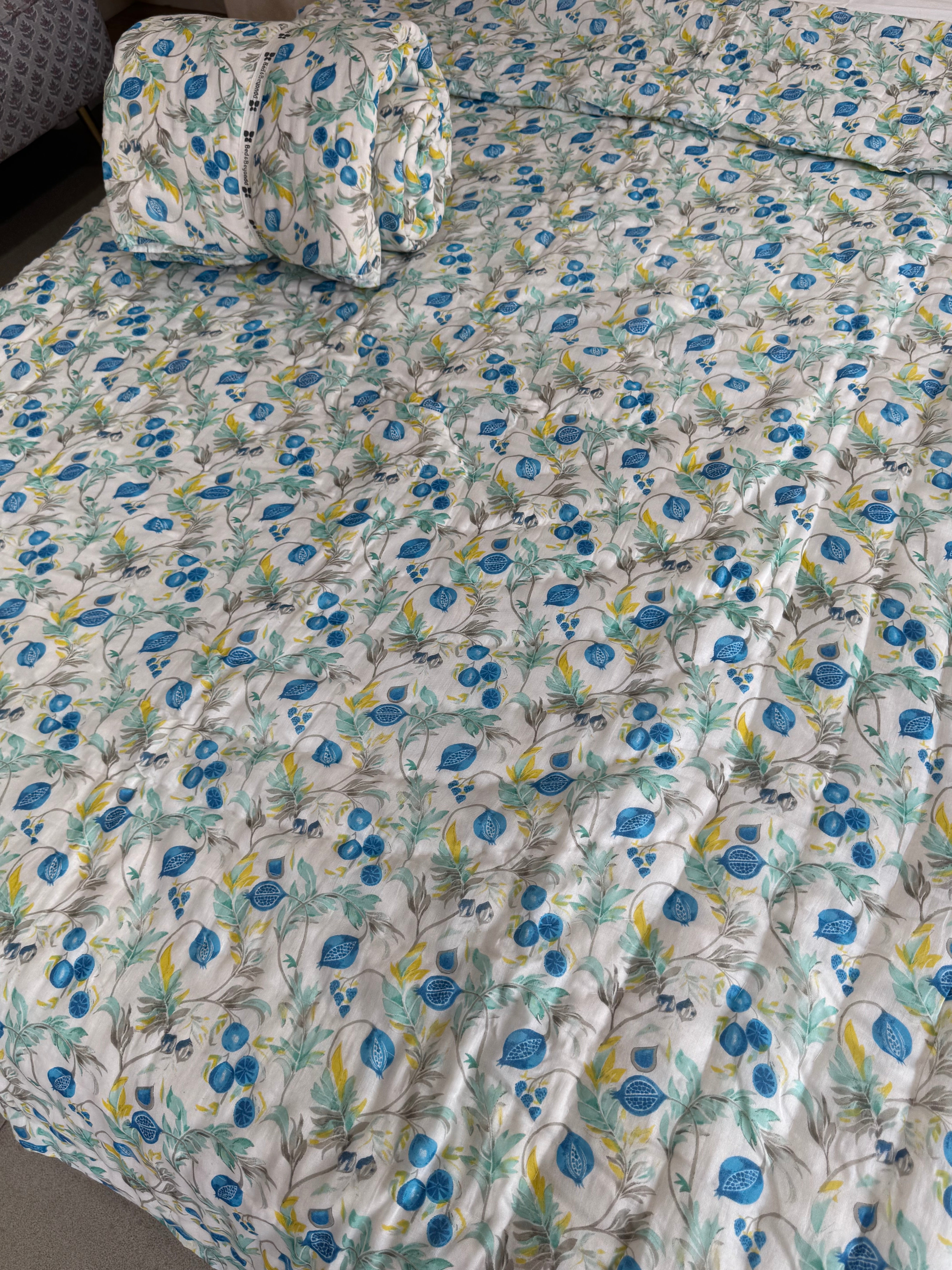 FLORAL SYMPHONY SINGLE BED QUILT