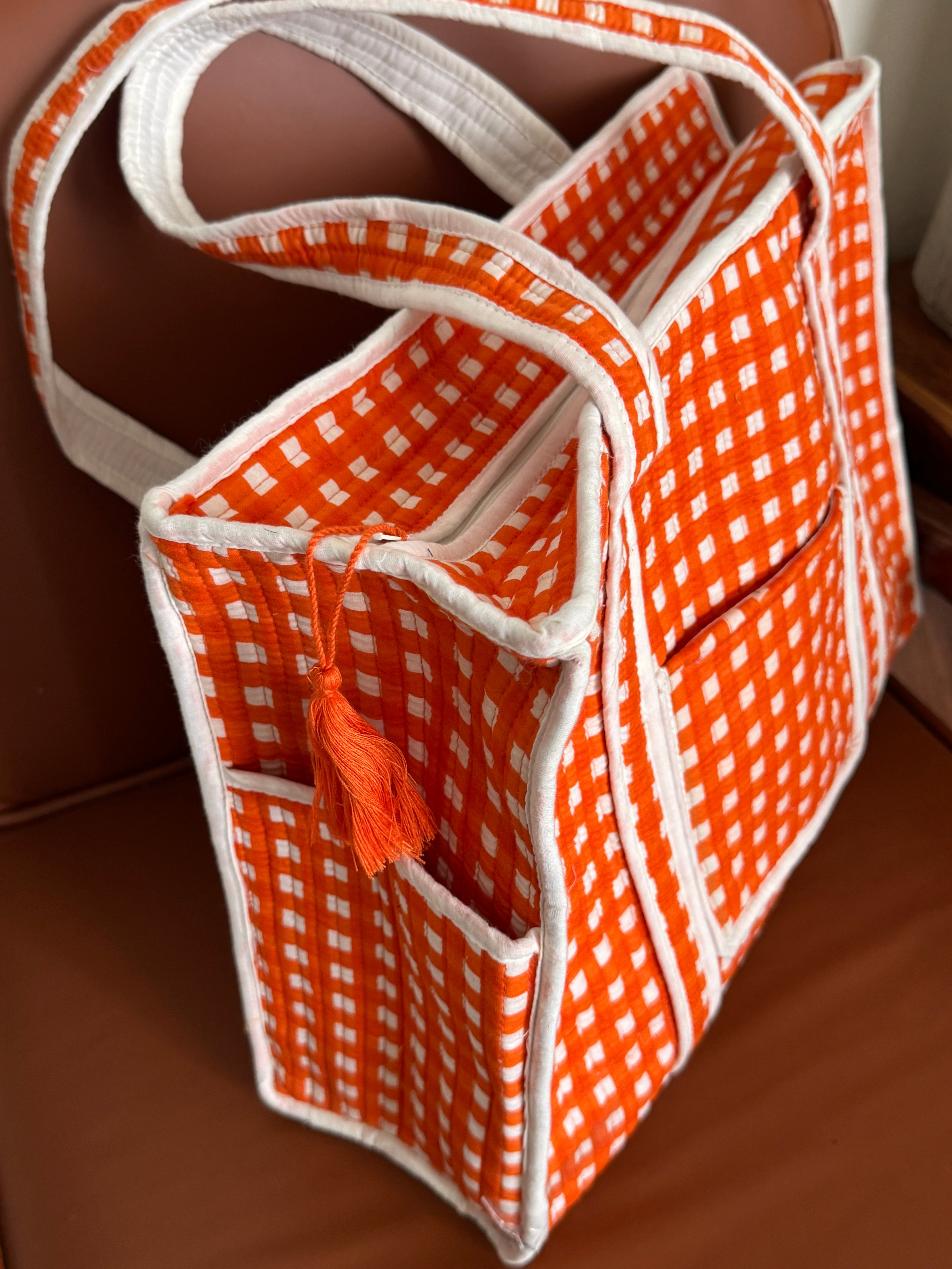 MEDIUM TOTE BAG WITH THREE POCKETS