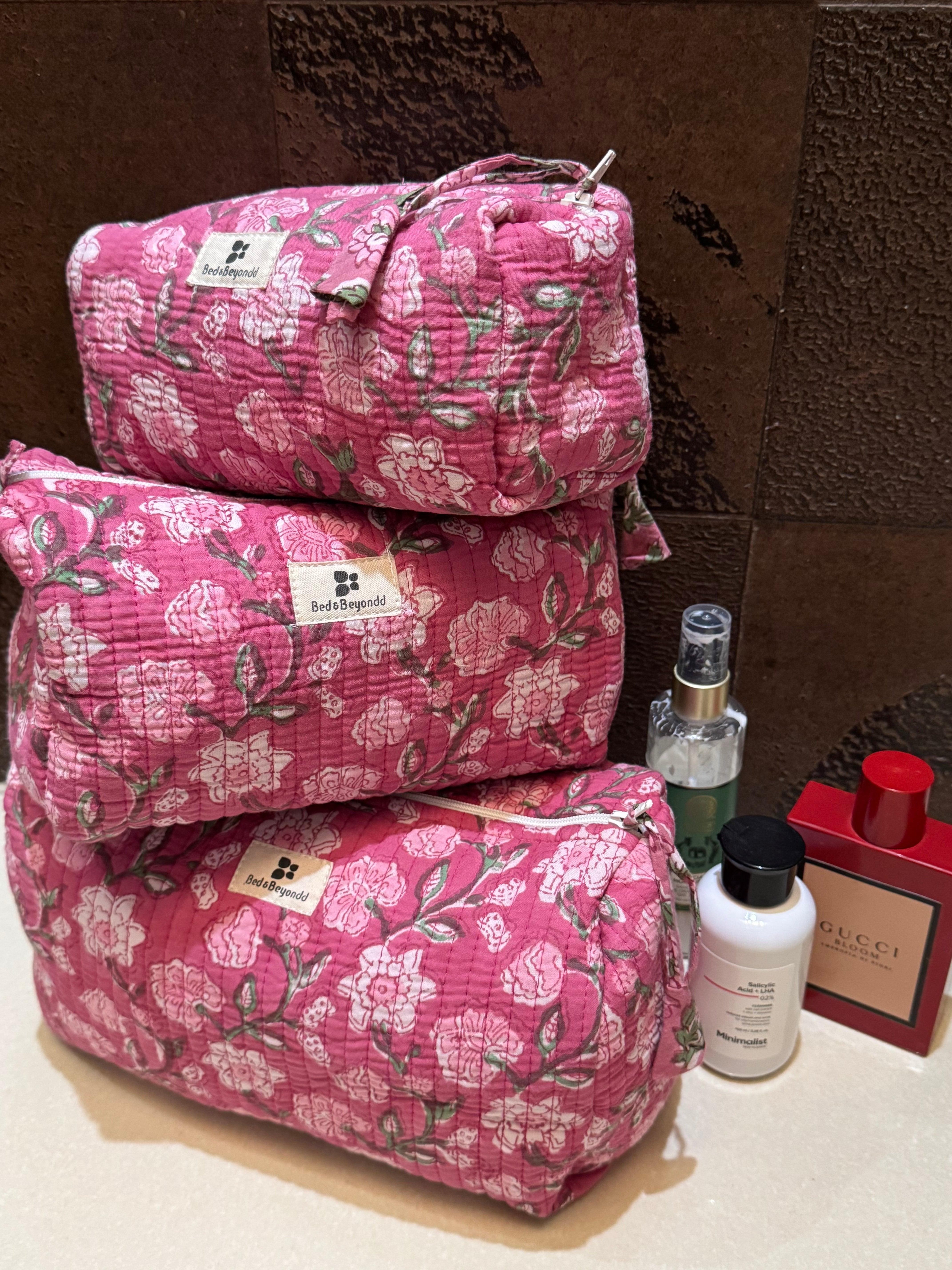 SET OF THREE MULTI PURPOSE TOILETRY BAGS