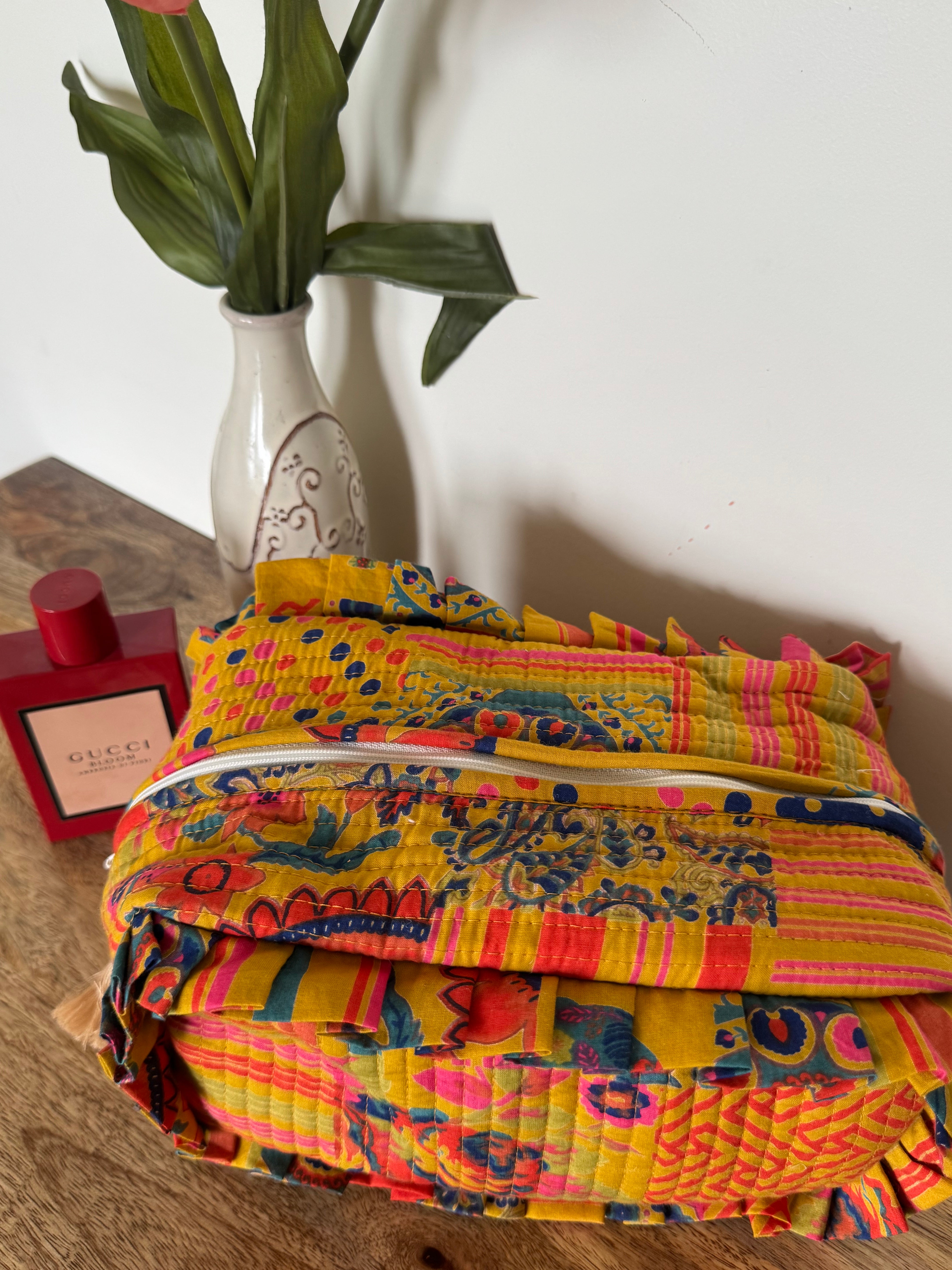 FRILL TOILETRY BAG