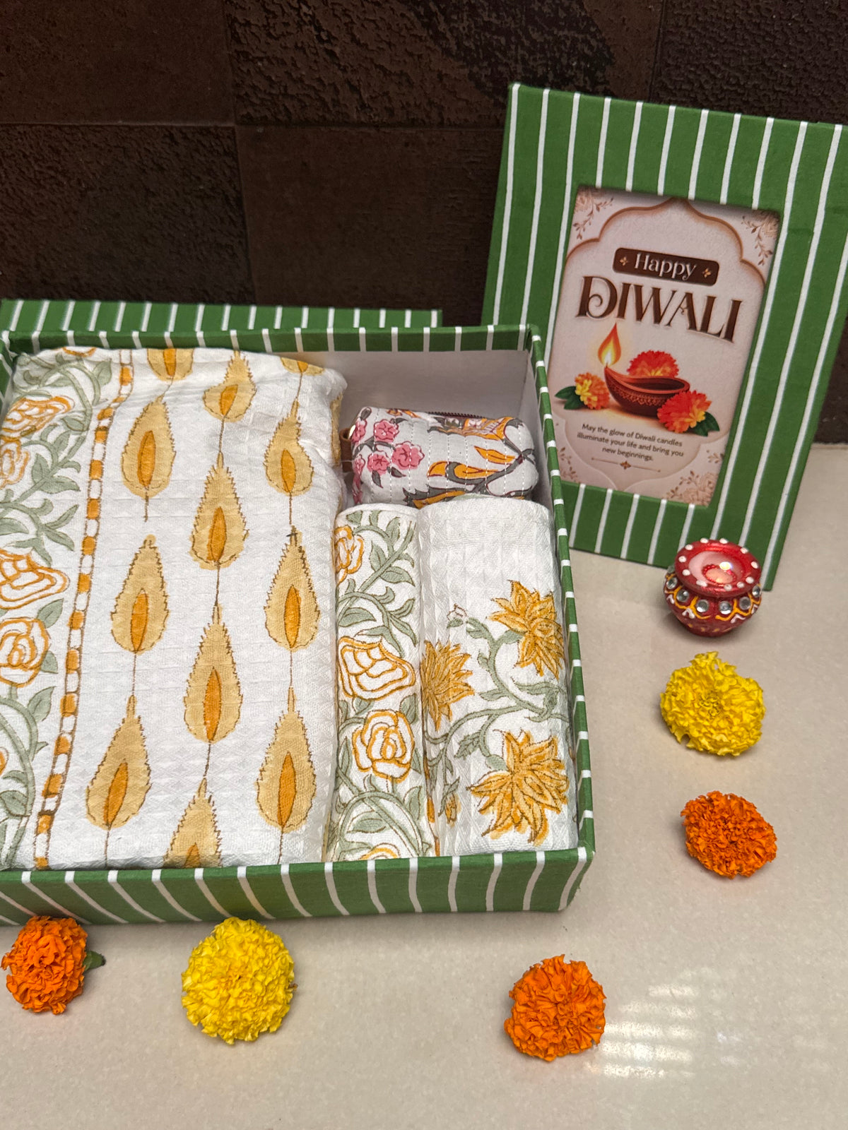 HANDBLOCK PRINTED GIFT BOX - BATH LINEN