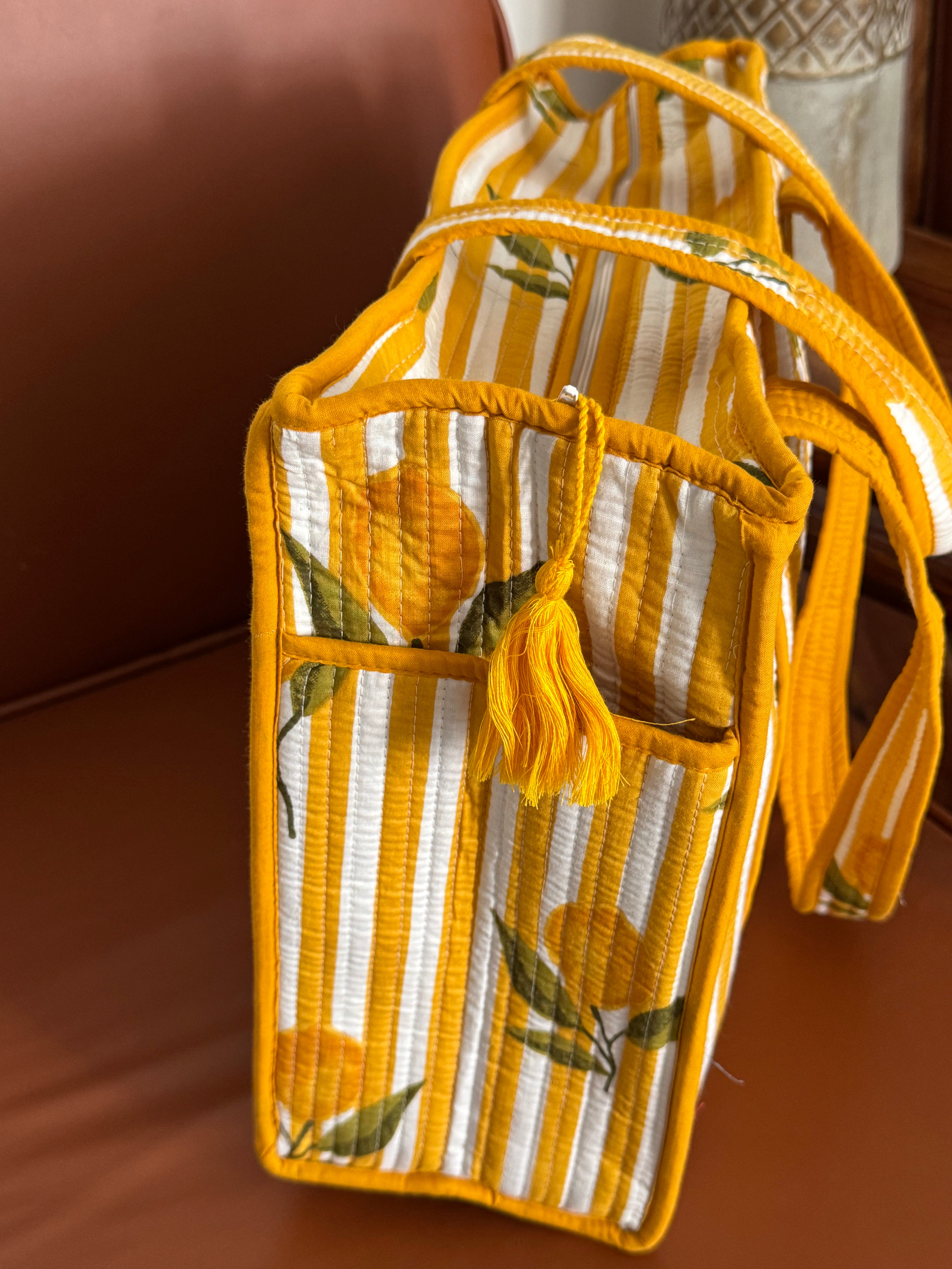 MEDIUM TOTE BAG WITH THREE POCKETS