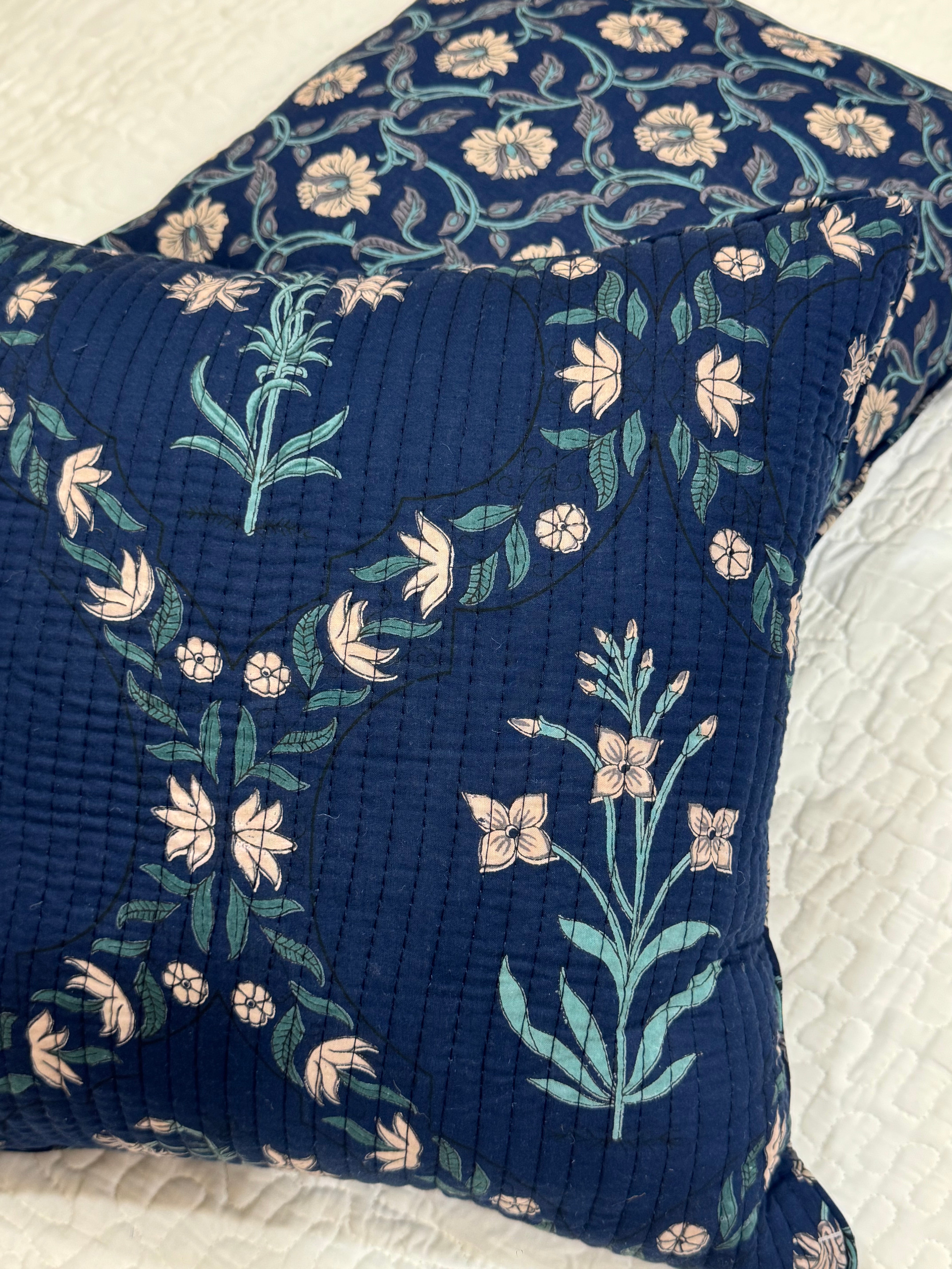 KANAK - SINGLE PIECE QUILTED 16 BY 16 INCHES CUSHION COVER