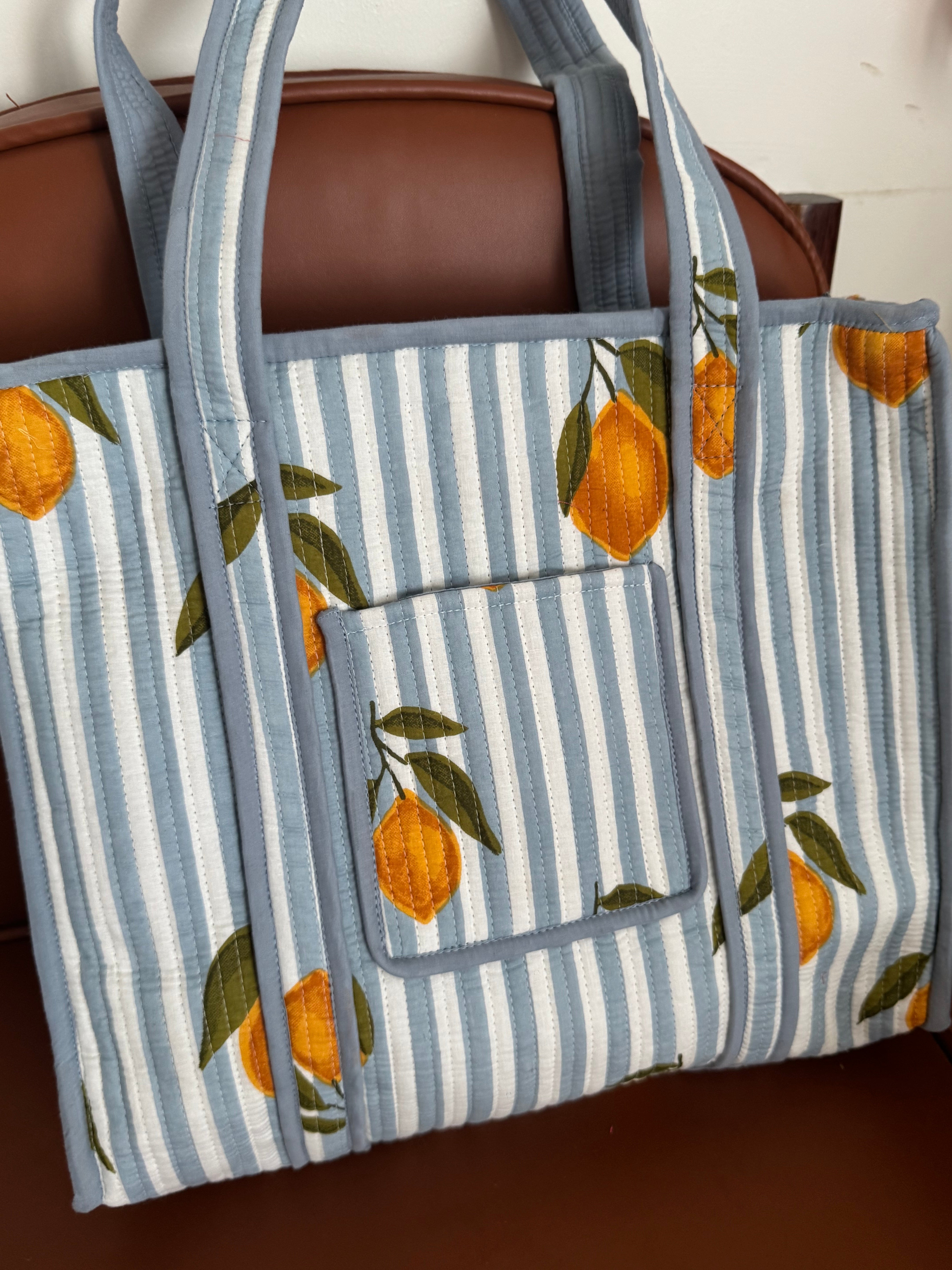 MEDIUM TOTE BAG WITH THREE POCKETS
