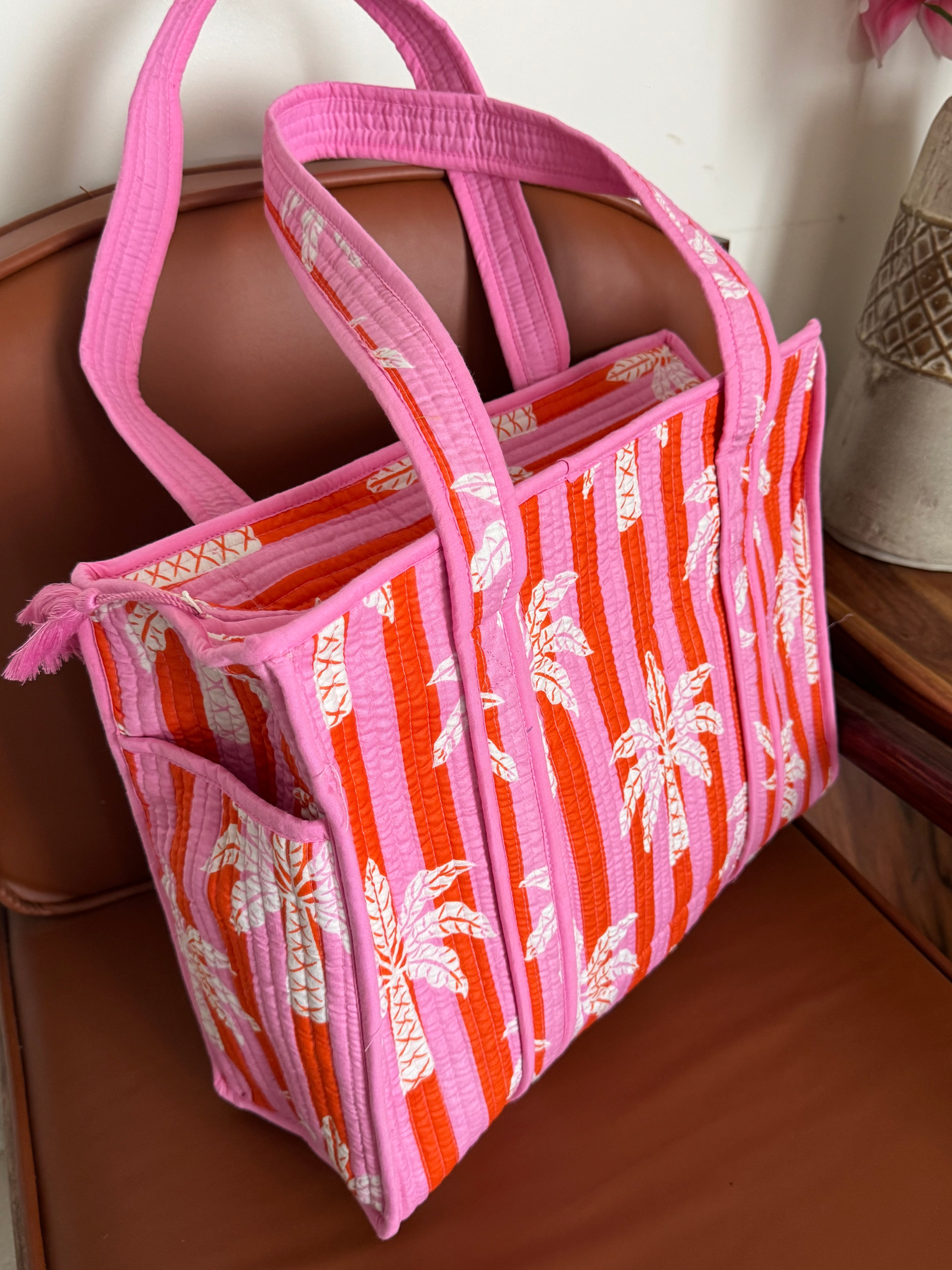 MEDIUM TOTE BAG WITH THREE POCKETS