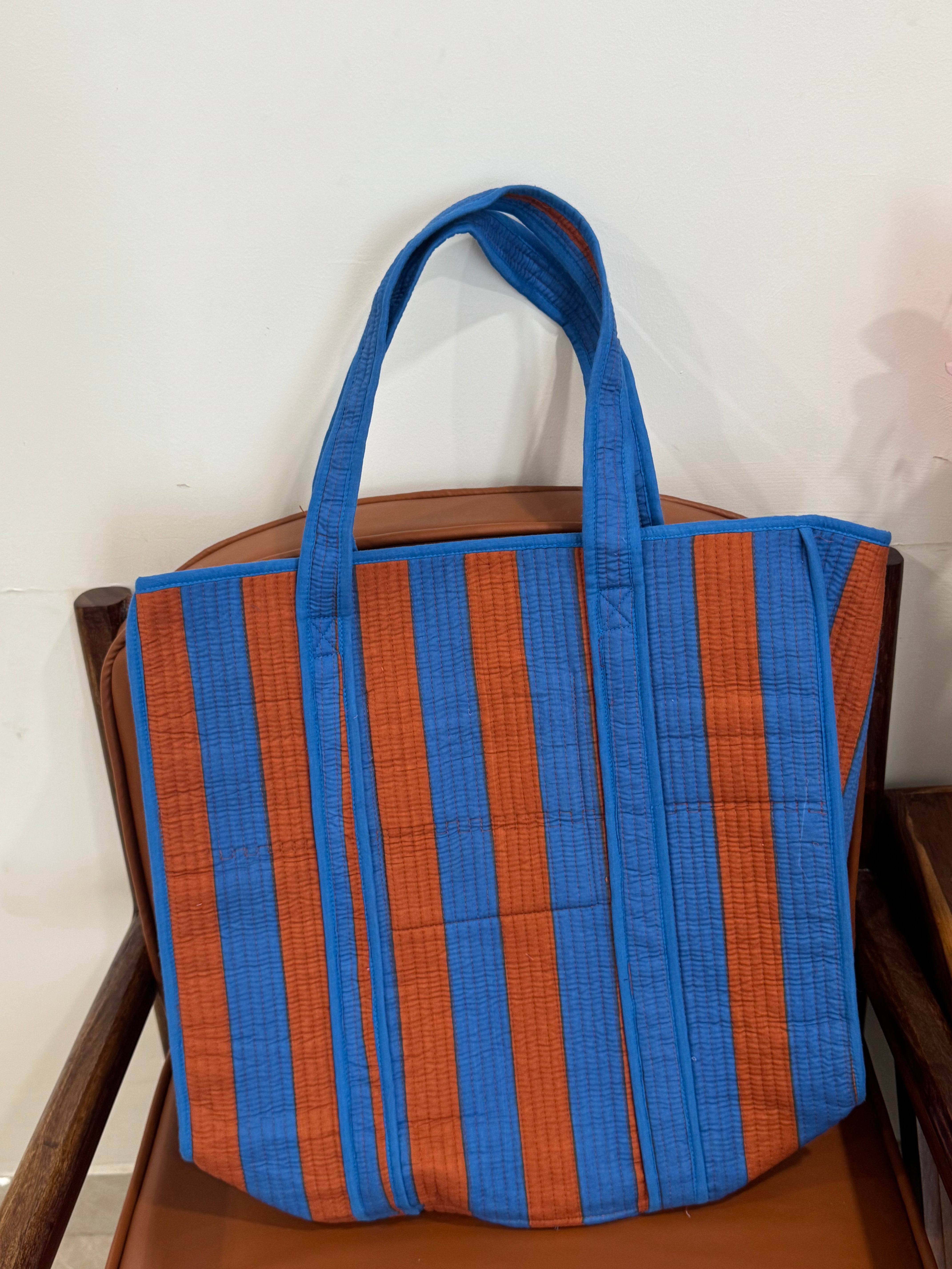 TOTE BAG WITHOUT ZIP/BUTTON