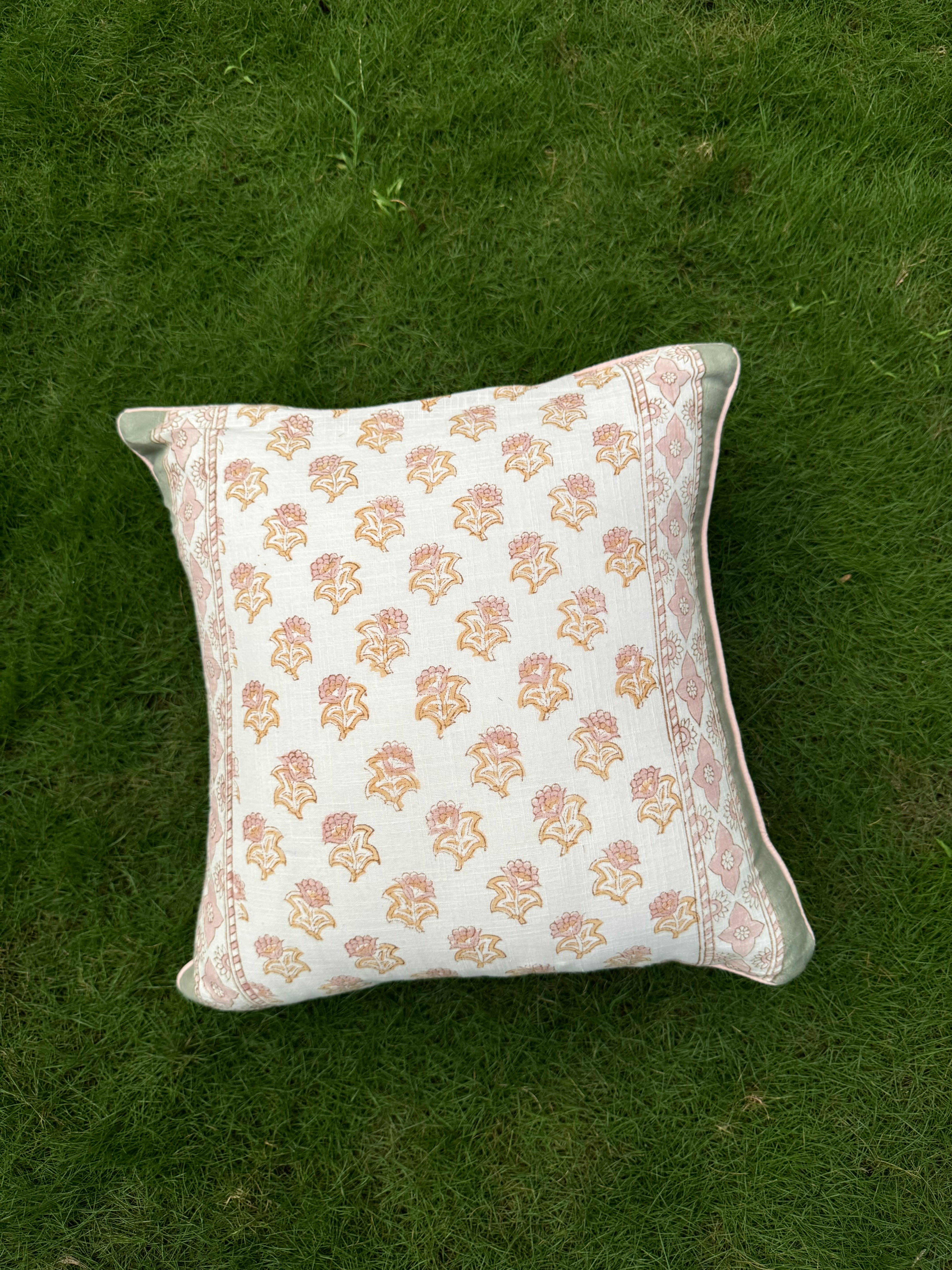 A PAIR OF HANDBLOCK PRINTED 16*16 INCHES CUSHION COVER