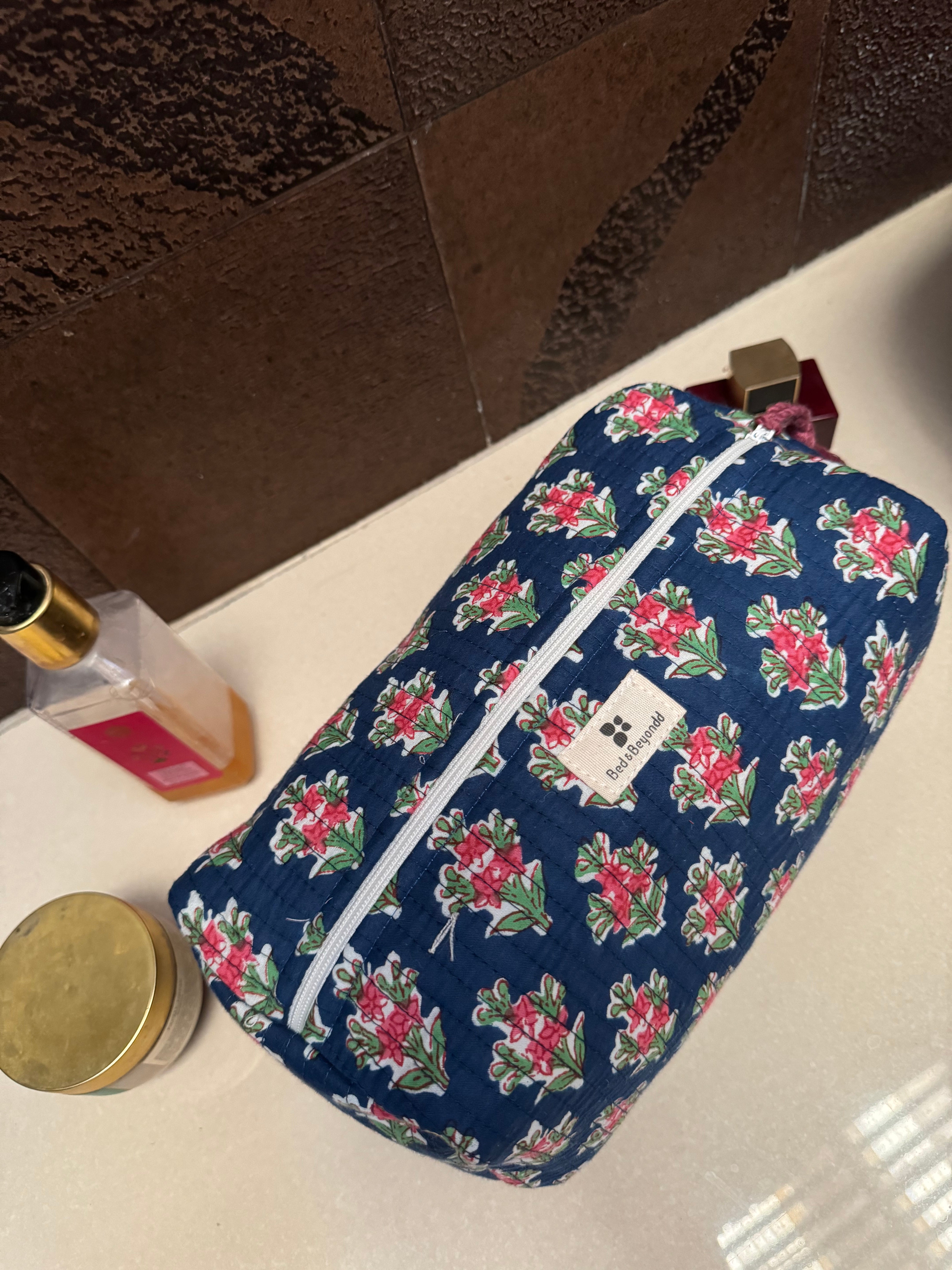 MULTI PURPOSE TOILETRY BAGS