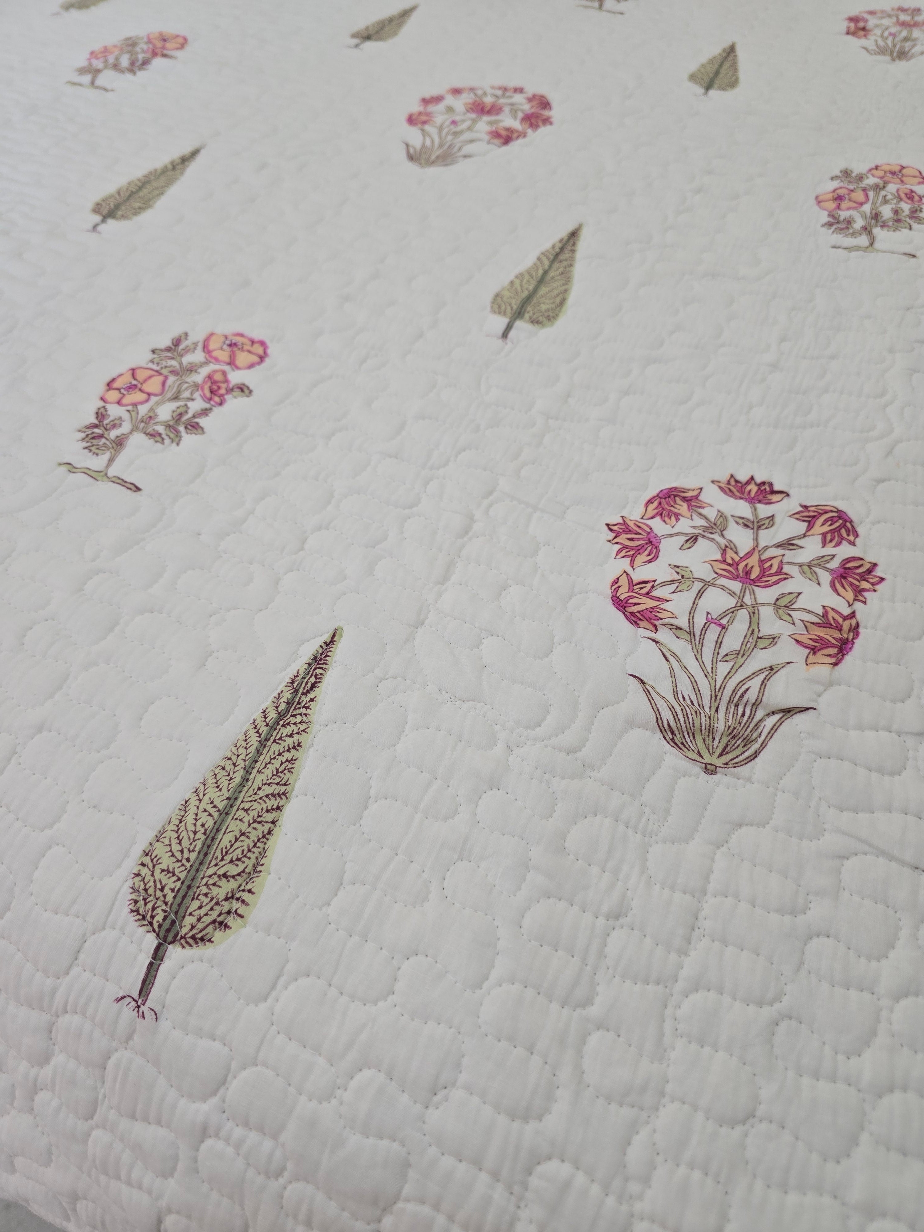 REVERSIBLE HAND BLOCK PRINTED QUILTED BEDCOVER 90*108