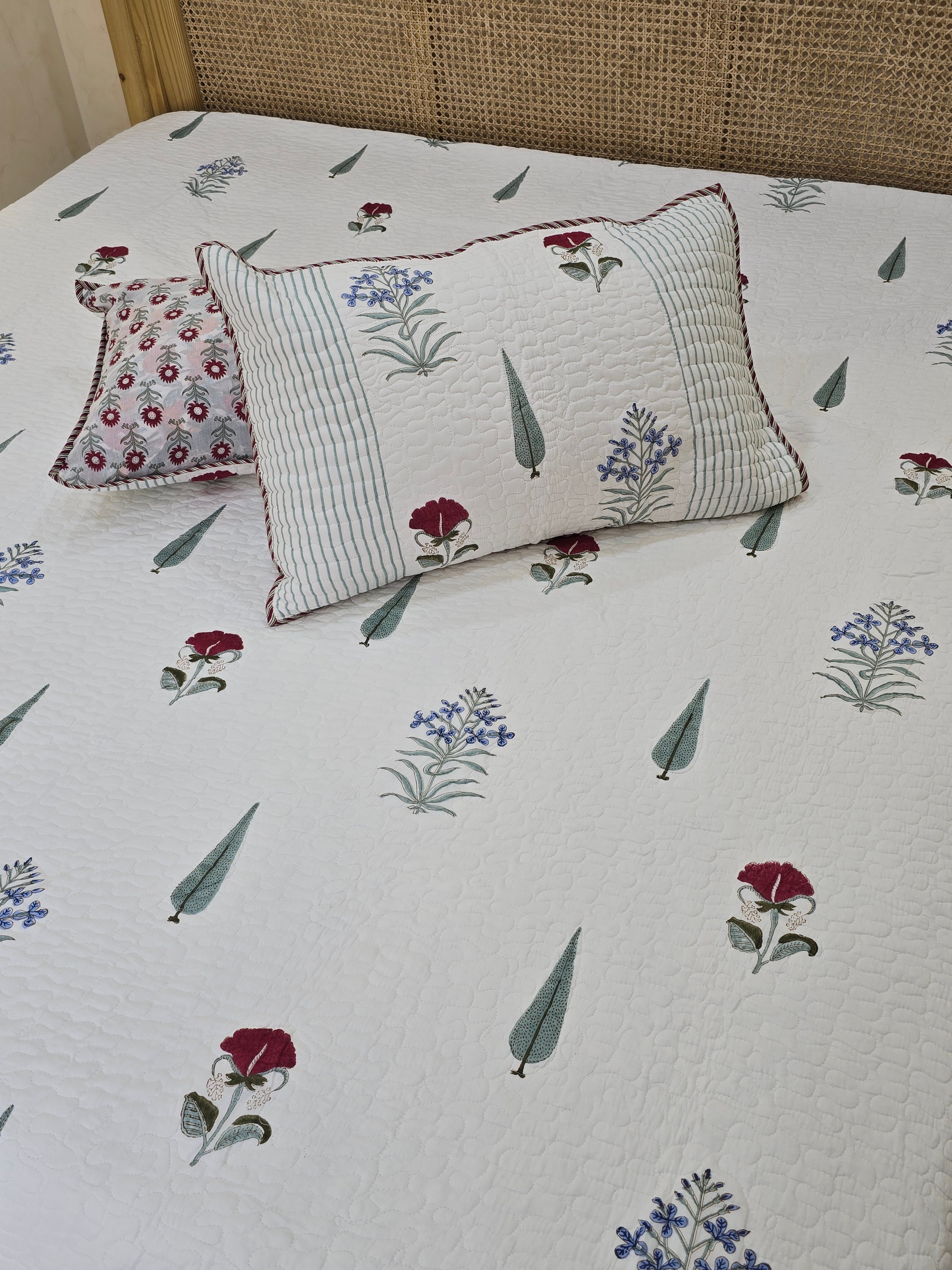 HANDBLOCK PRINTED REVERSIBLE QUILTED BEDCOVER 108*108