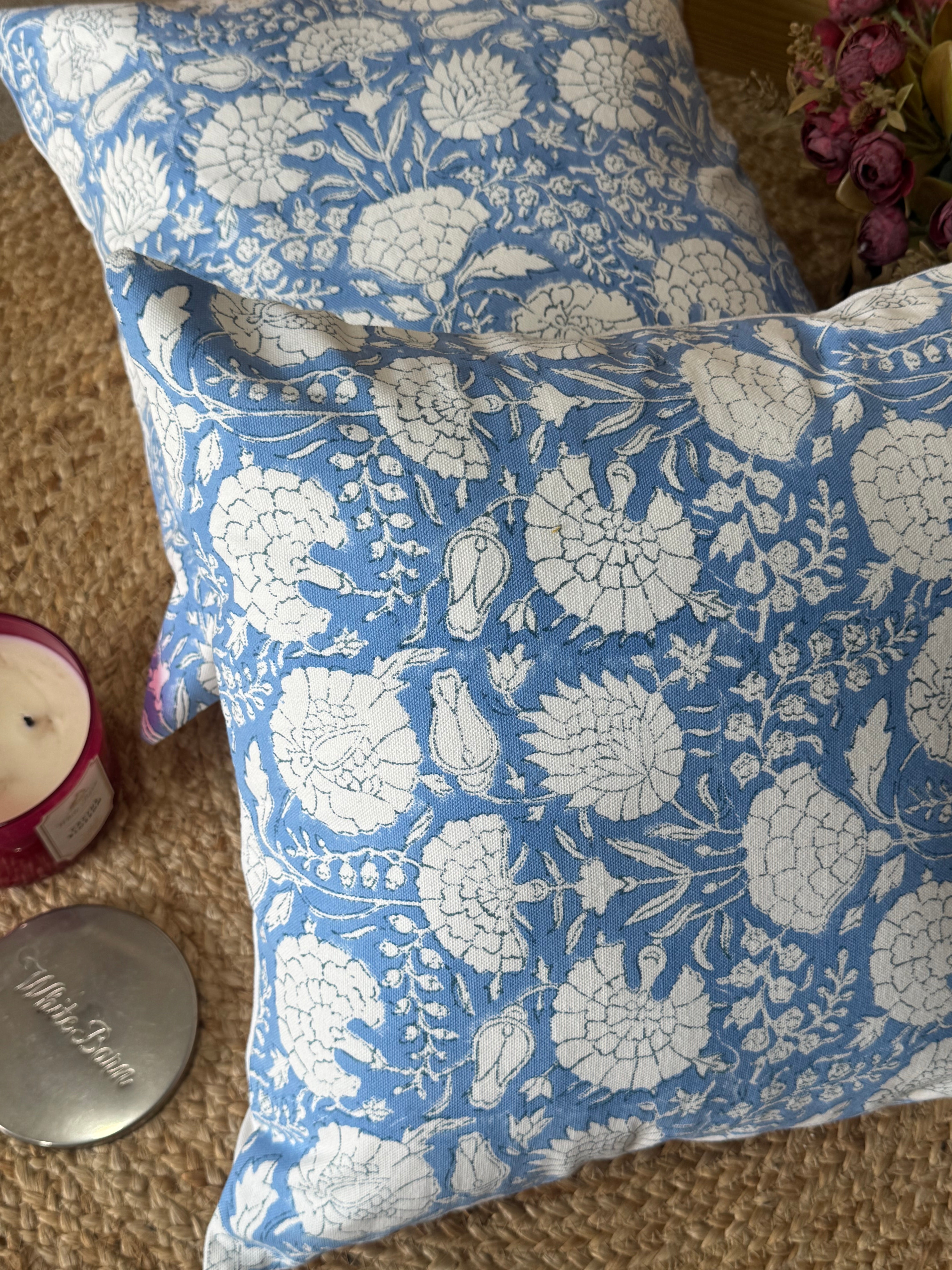 A PAIR OF HANDBLOCK PRINTED 16*16 INCHES CUSHION COVER