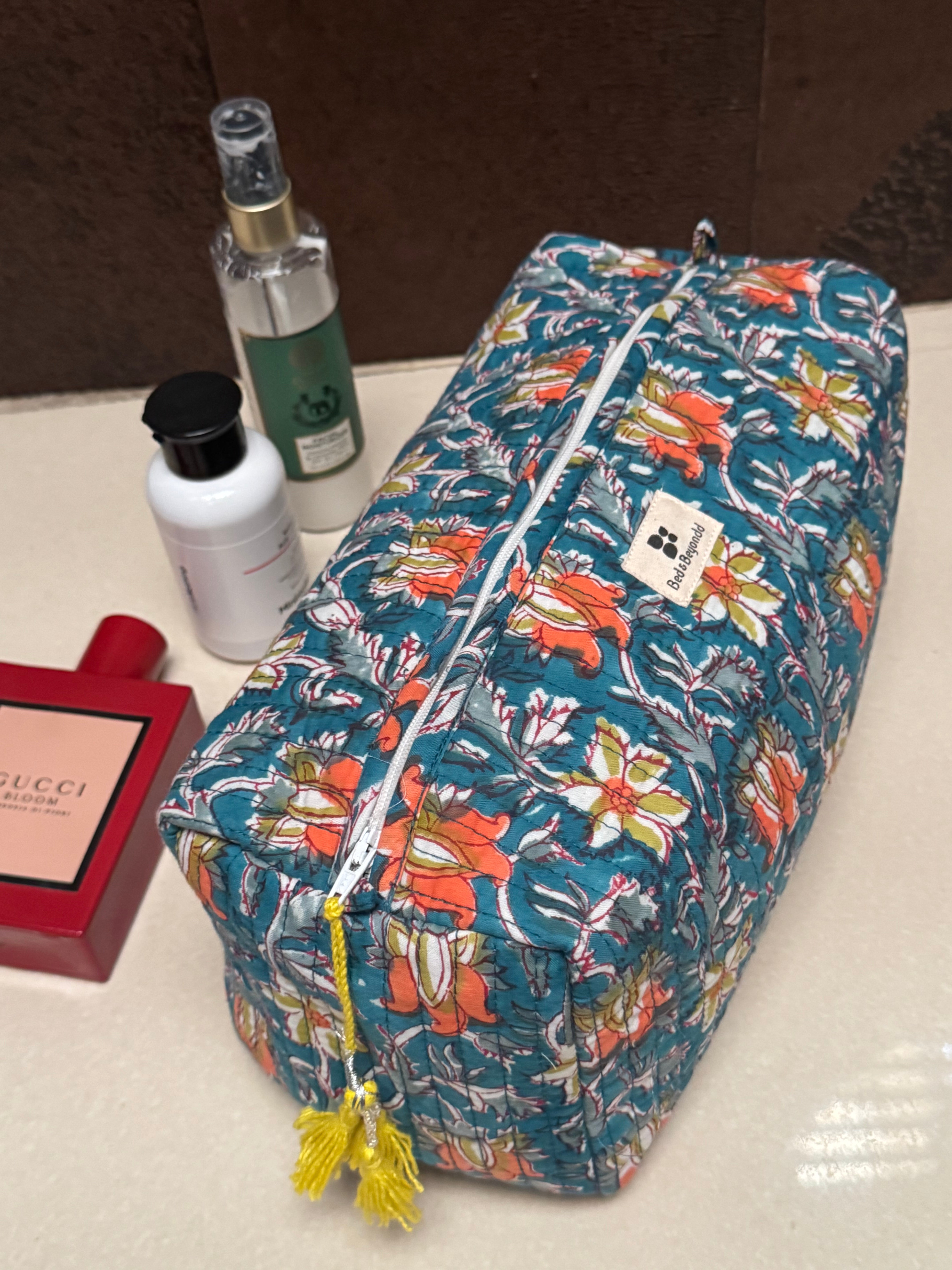 MULTI PURPOSE TOILETRY BAG