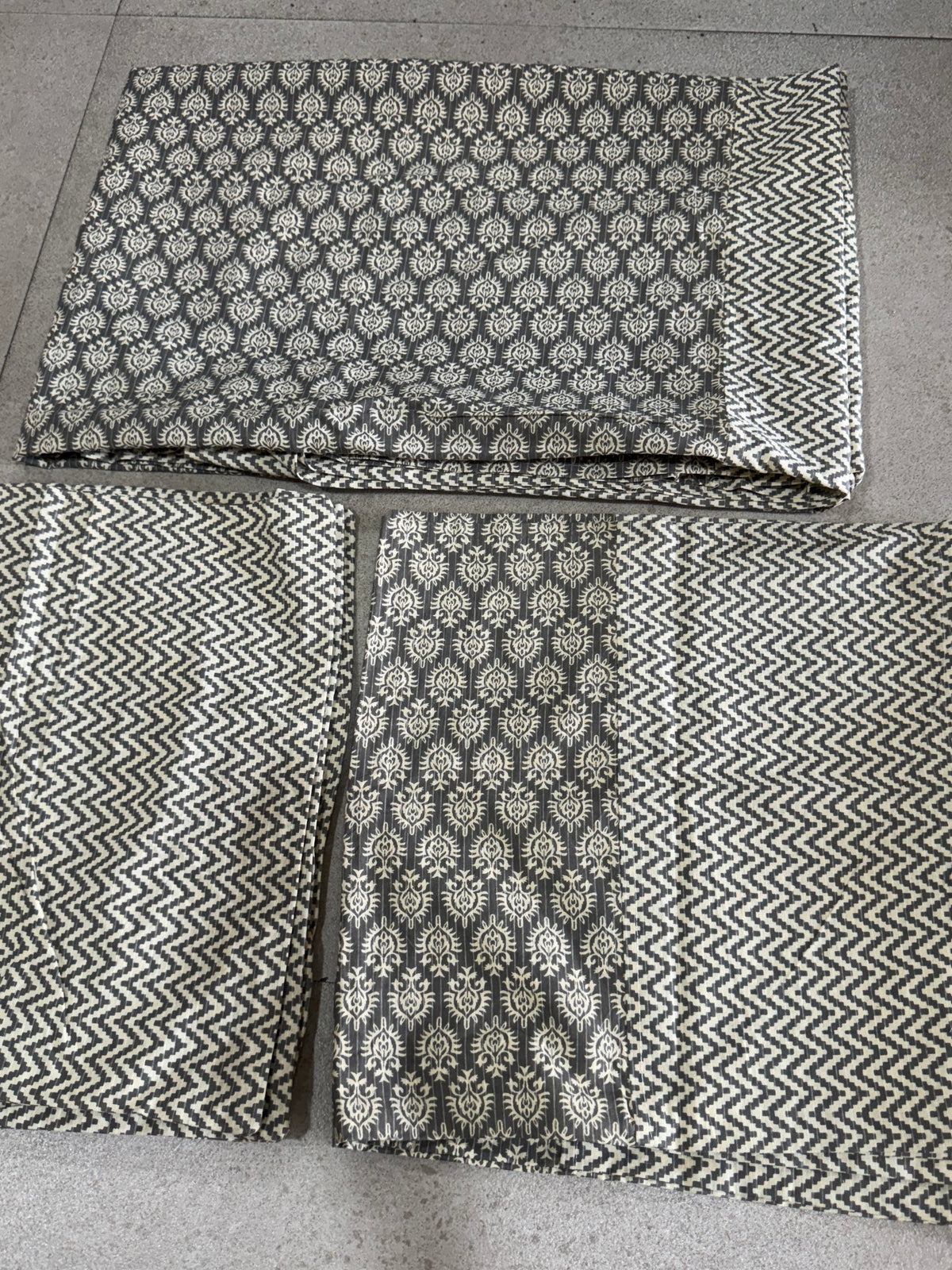SET OF EIGHT DIWAN COVER ( BEDSHEET, 5 CUSHION COVERS AND 2 BOLSTER COVERS )