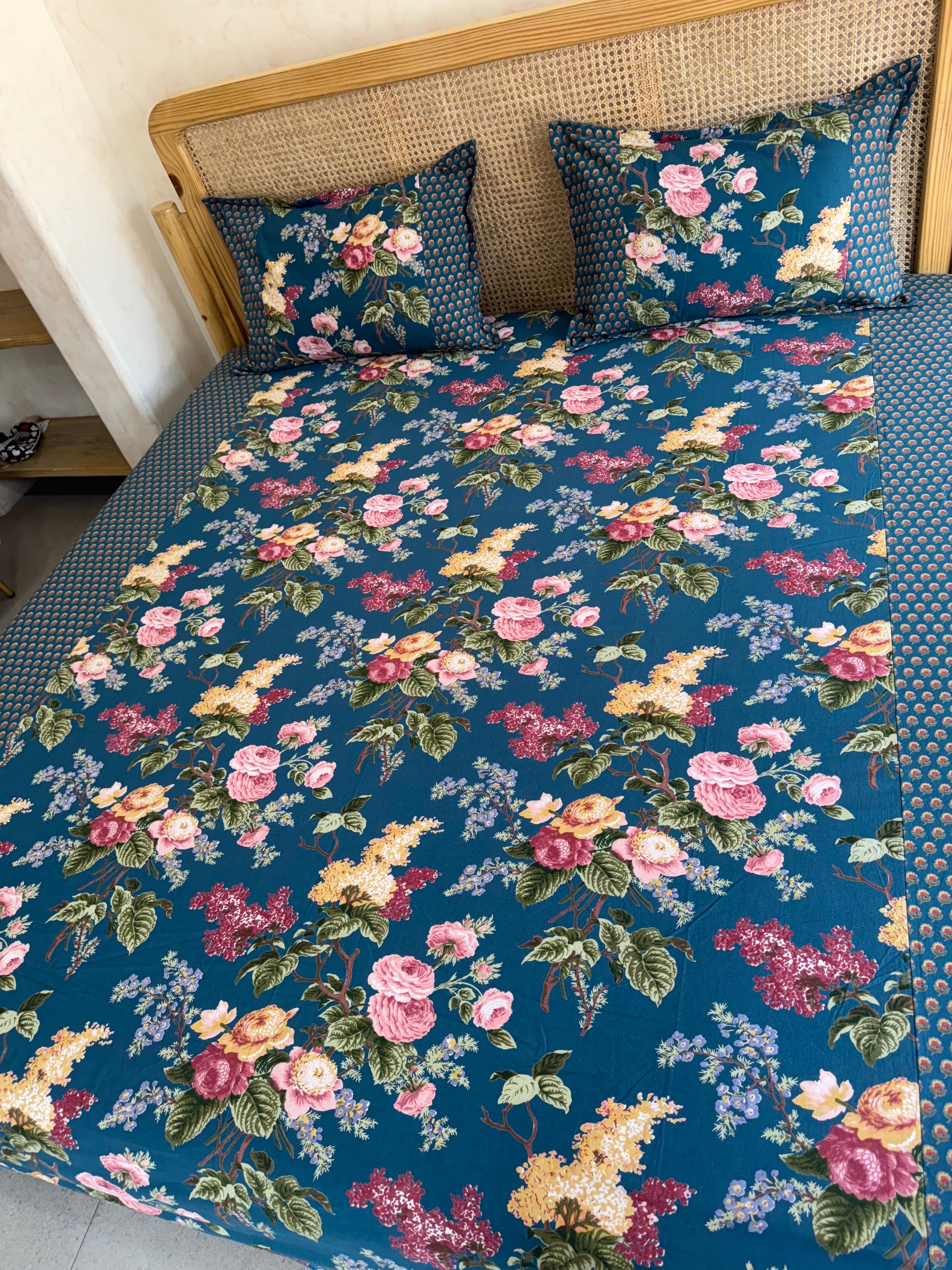 KANAK BEDSHEET WITH TWO PILLOW CASES