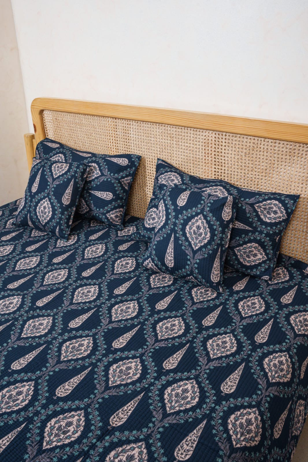 KANAK JAAL QUILTED BEDCOVER SET(5PC) - BEDCOVER + 2 PILLOW CASES + 2 CUSHION COVERS