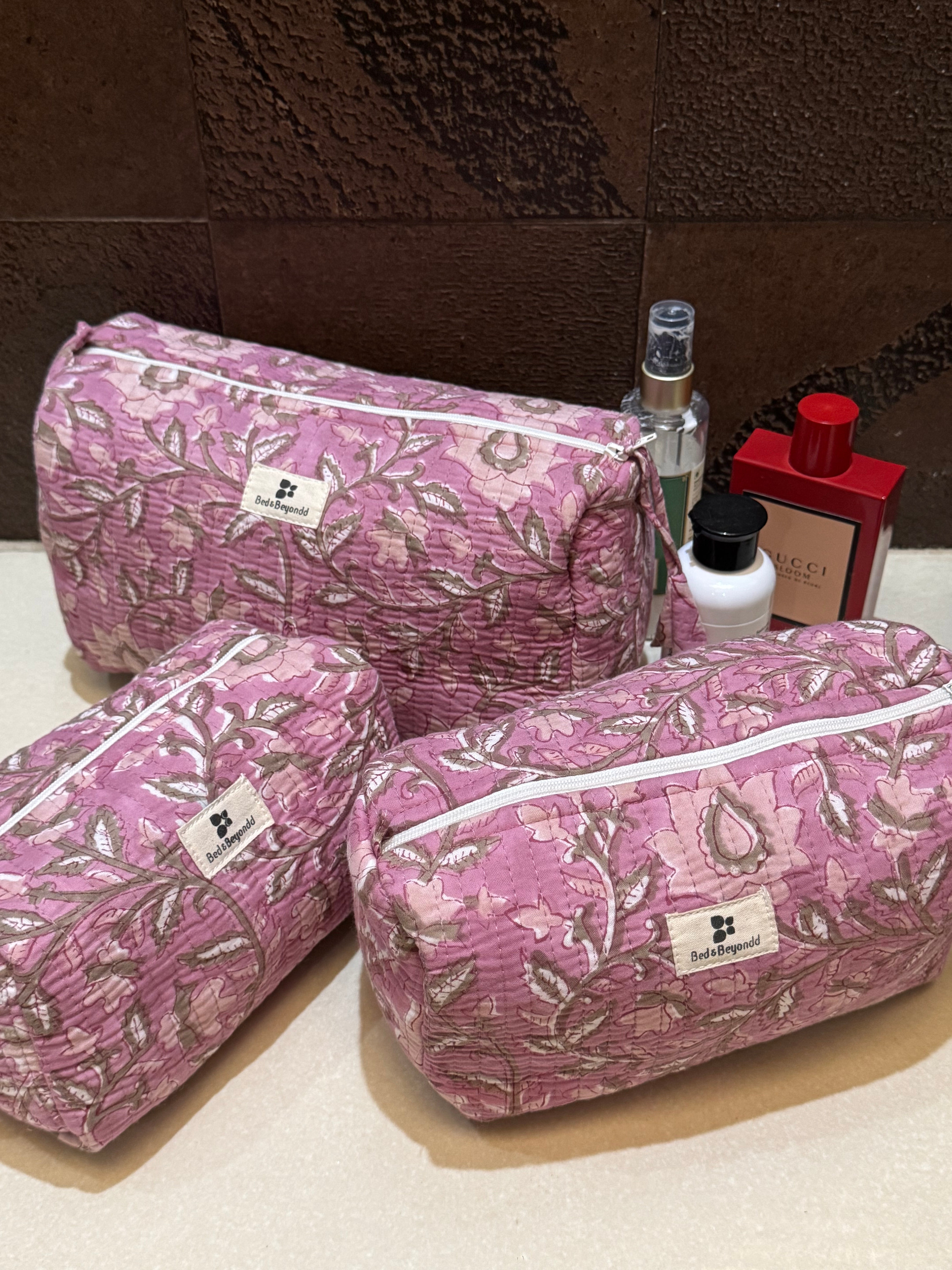 SET OF THREE MULTI PURPOSE TOILETRY BAGS