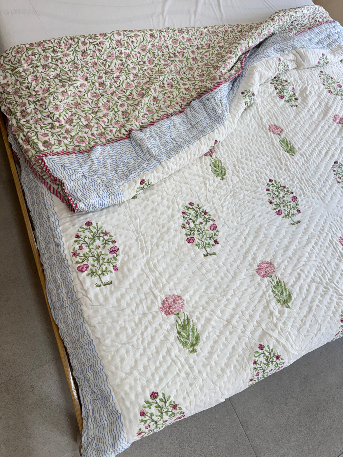 HAND BLOCK PRINTED REVERSIBLE QUILT (DOUBLE BED)