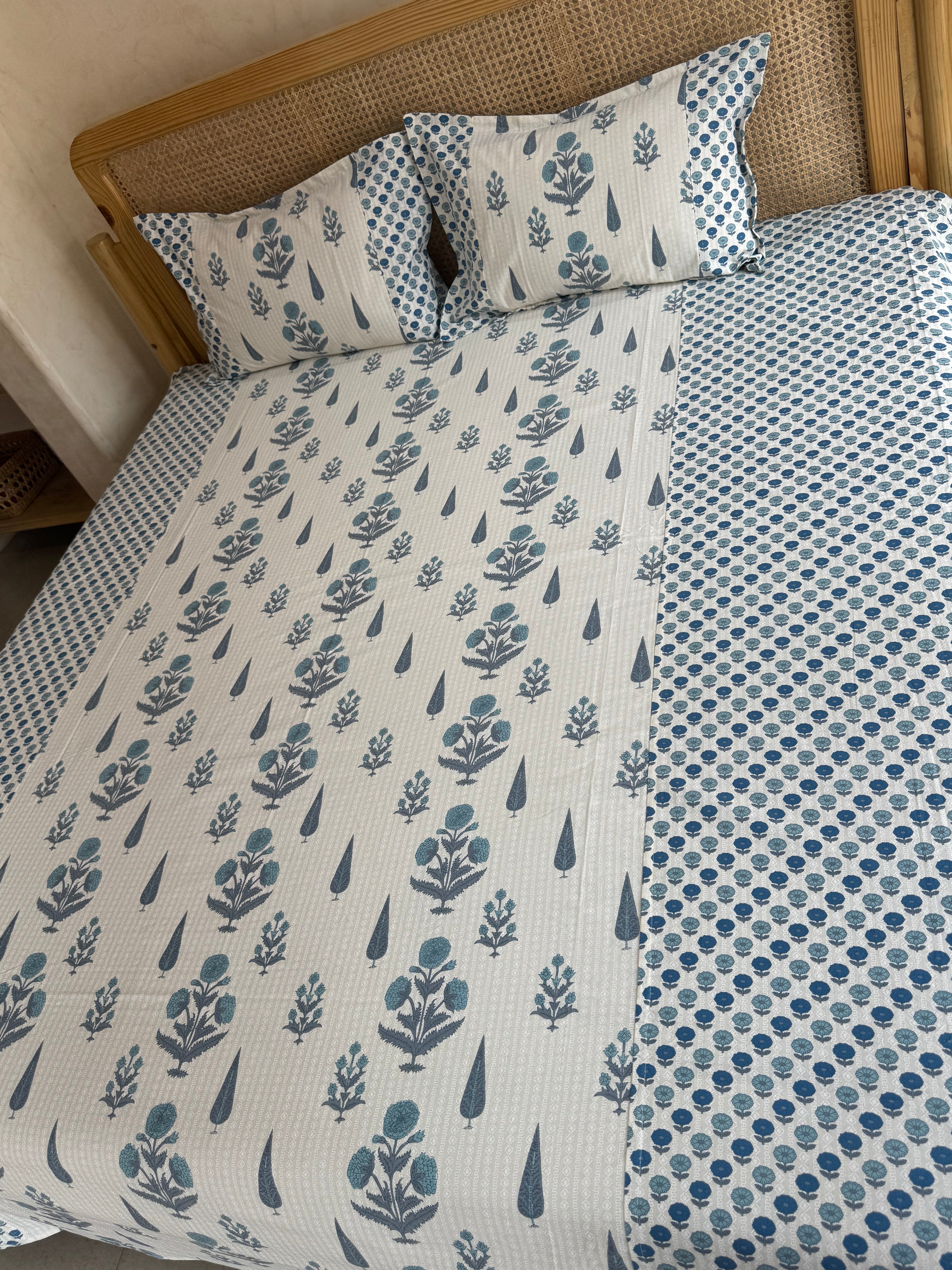 KANAK BEDSHEET WITH TWO PILLOW CASES