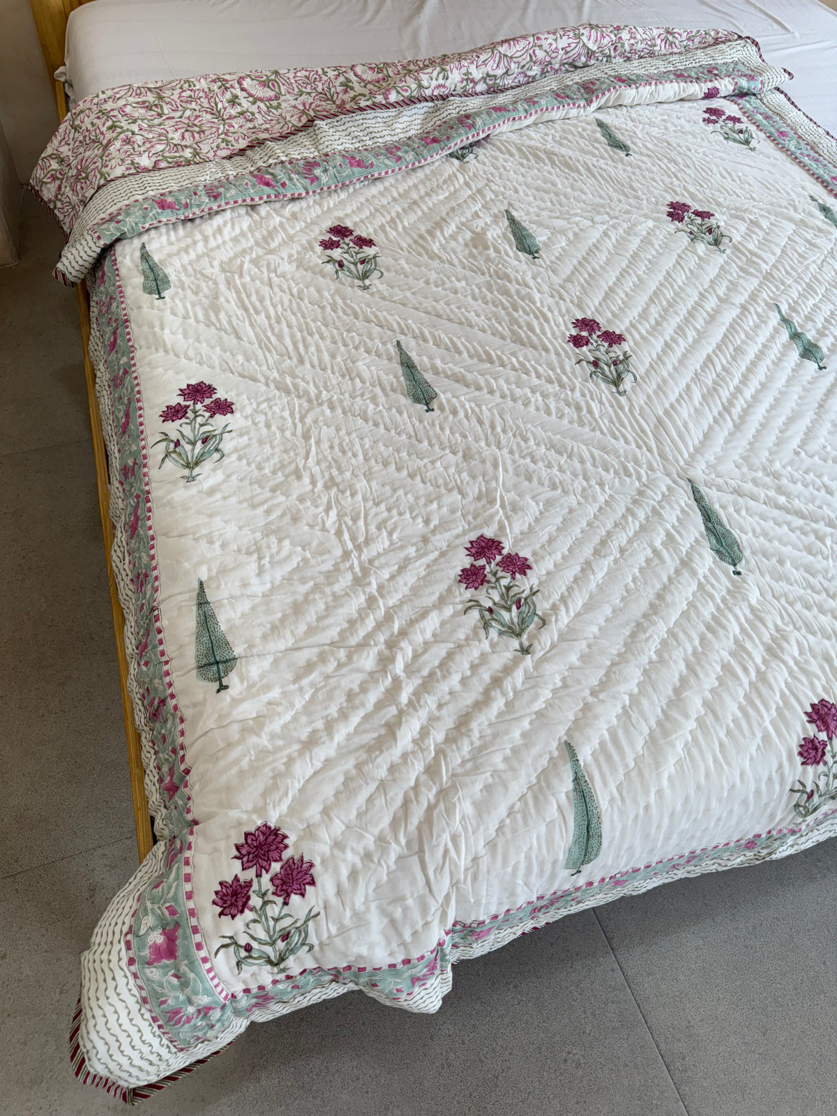 HAND BLOCK PRINTED SINGLE QUILT