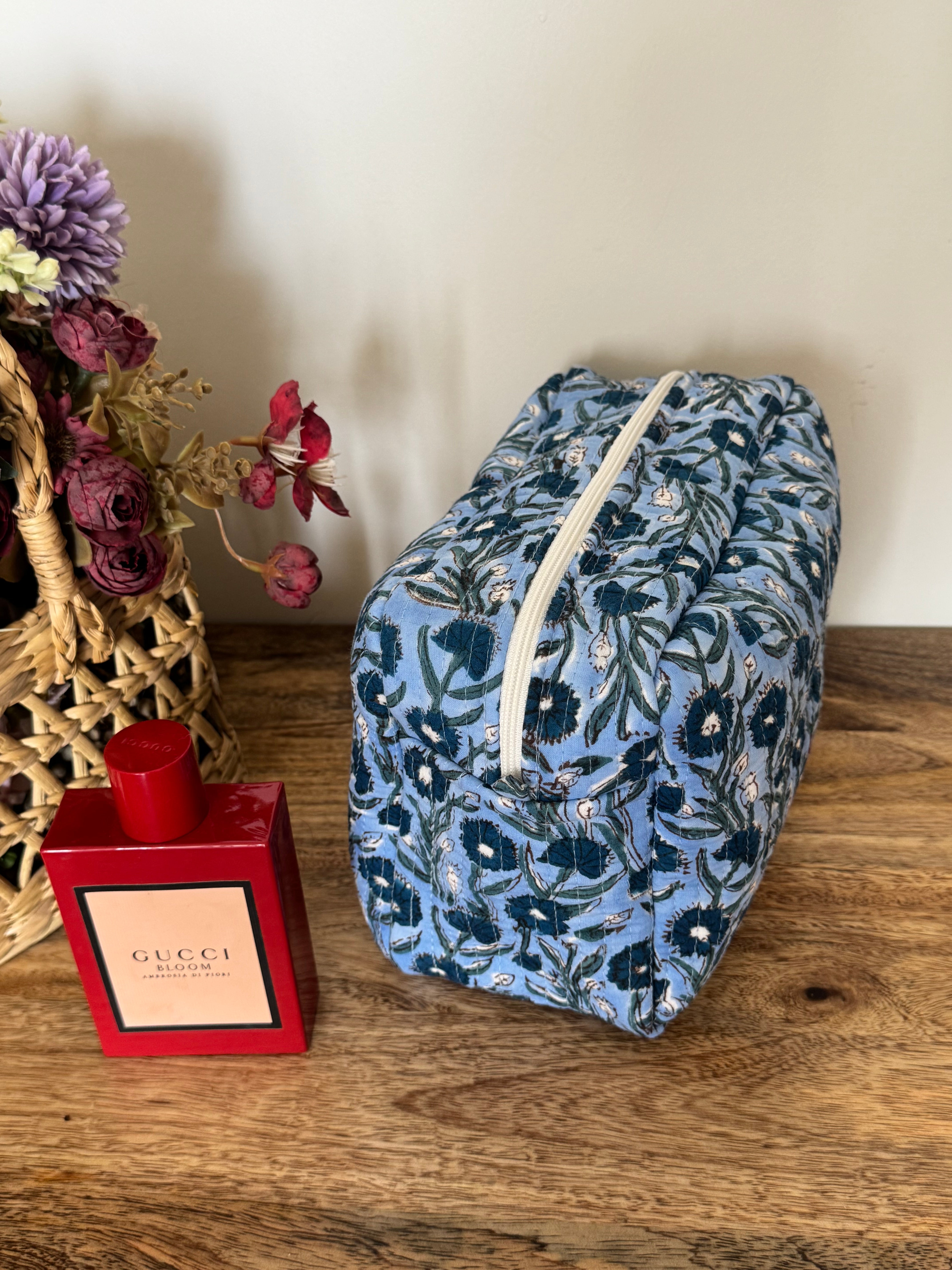 MULTI PURPOSE TOILETRY BAG