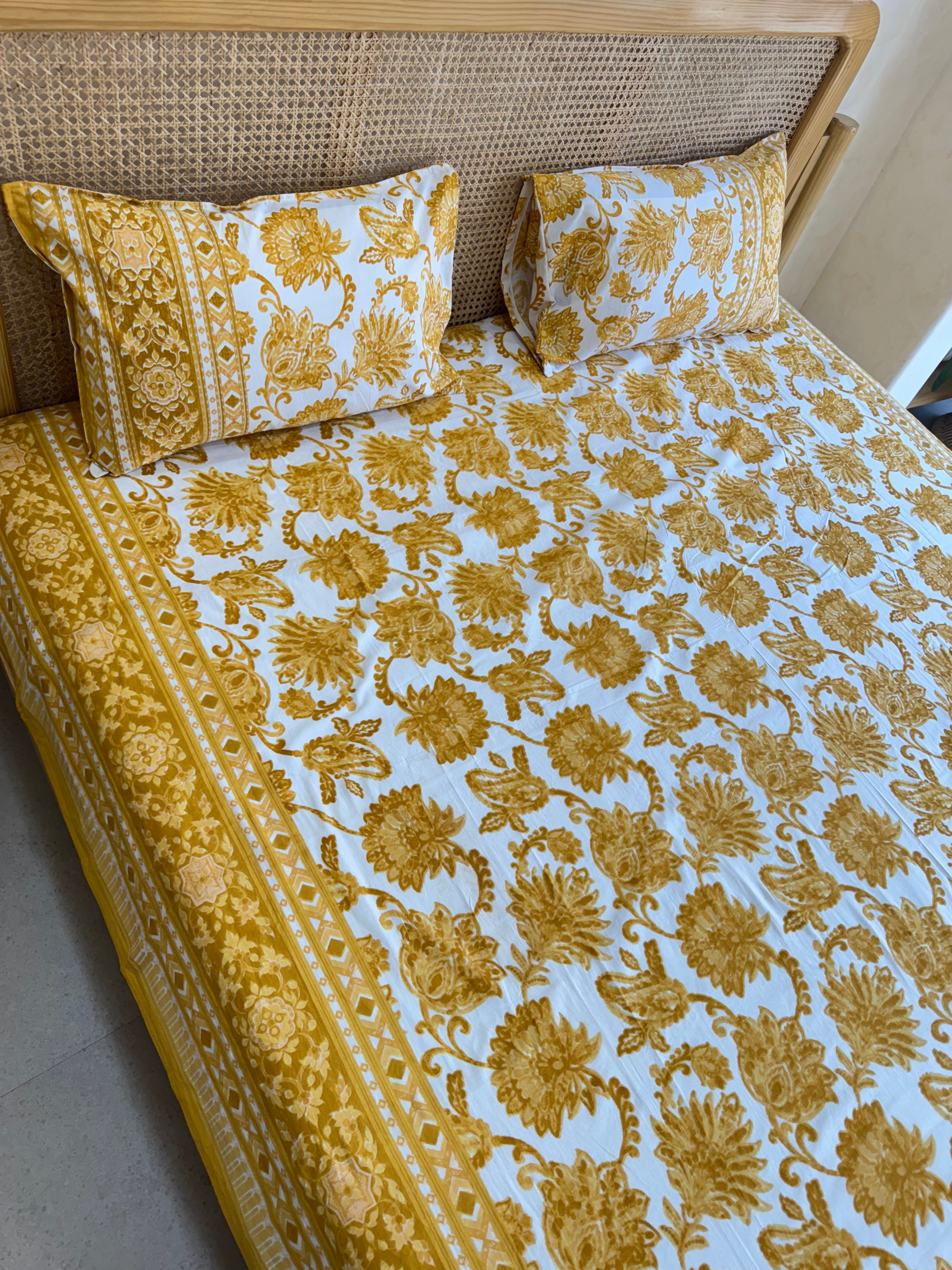 RIWAYAAT BEDSHEET WITH TWO REVERSIBLE PILLOW COVERS