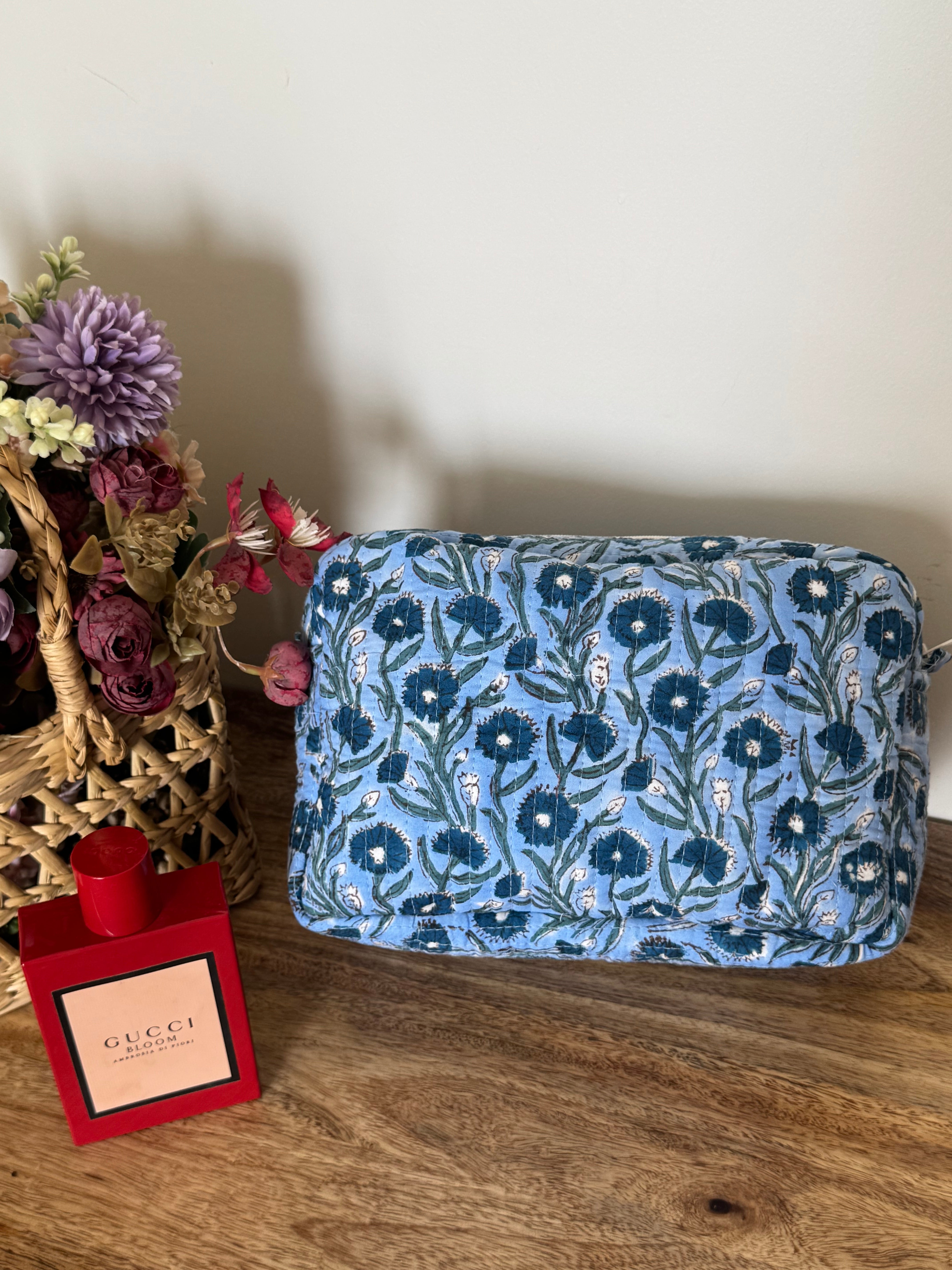 MULTI PURPOSE TOILETRY BAG