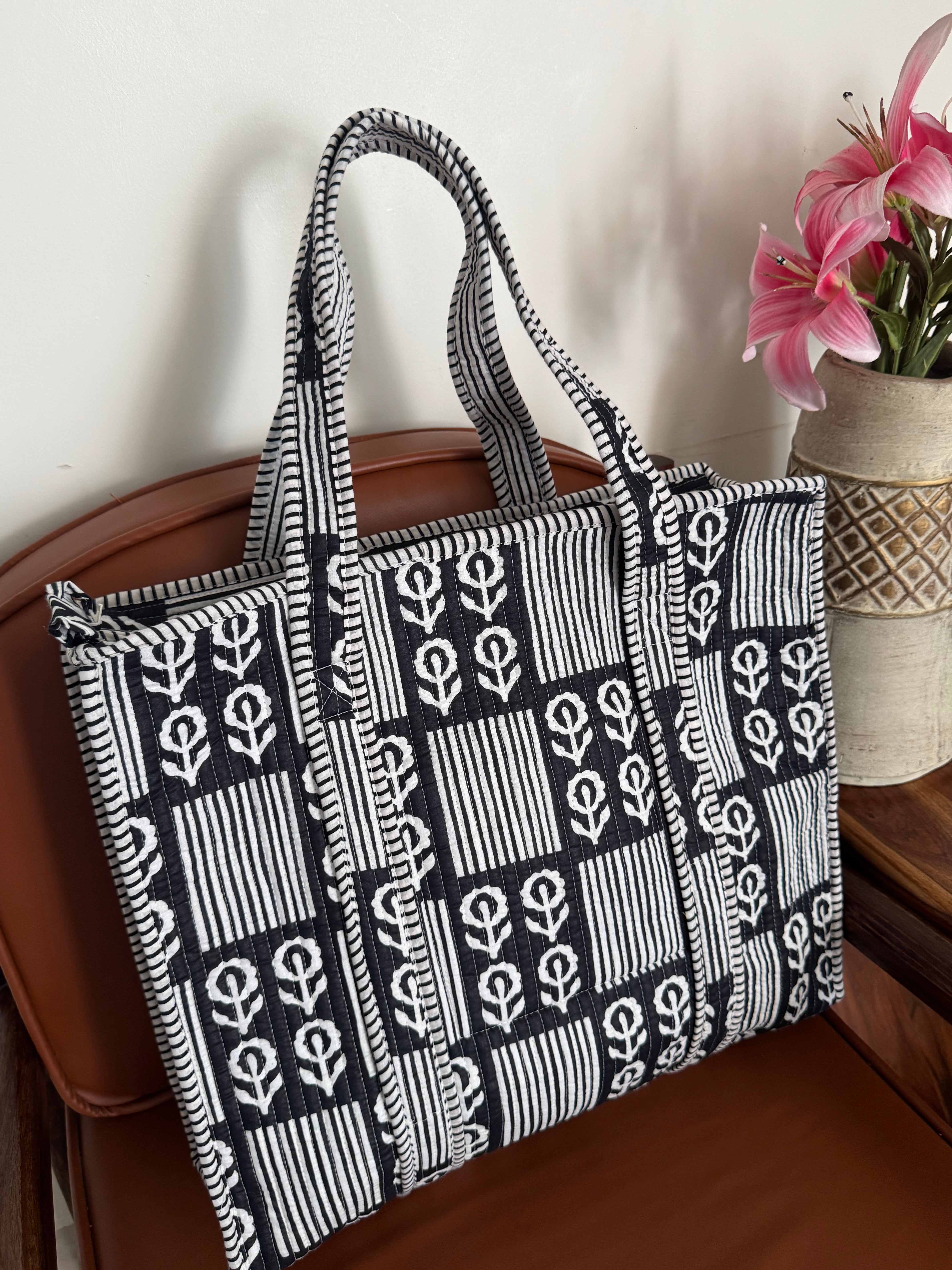 HAND BLOCK PRINTED TOTE BAG WITH ZIP