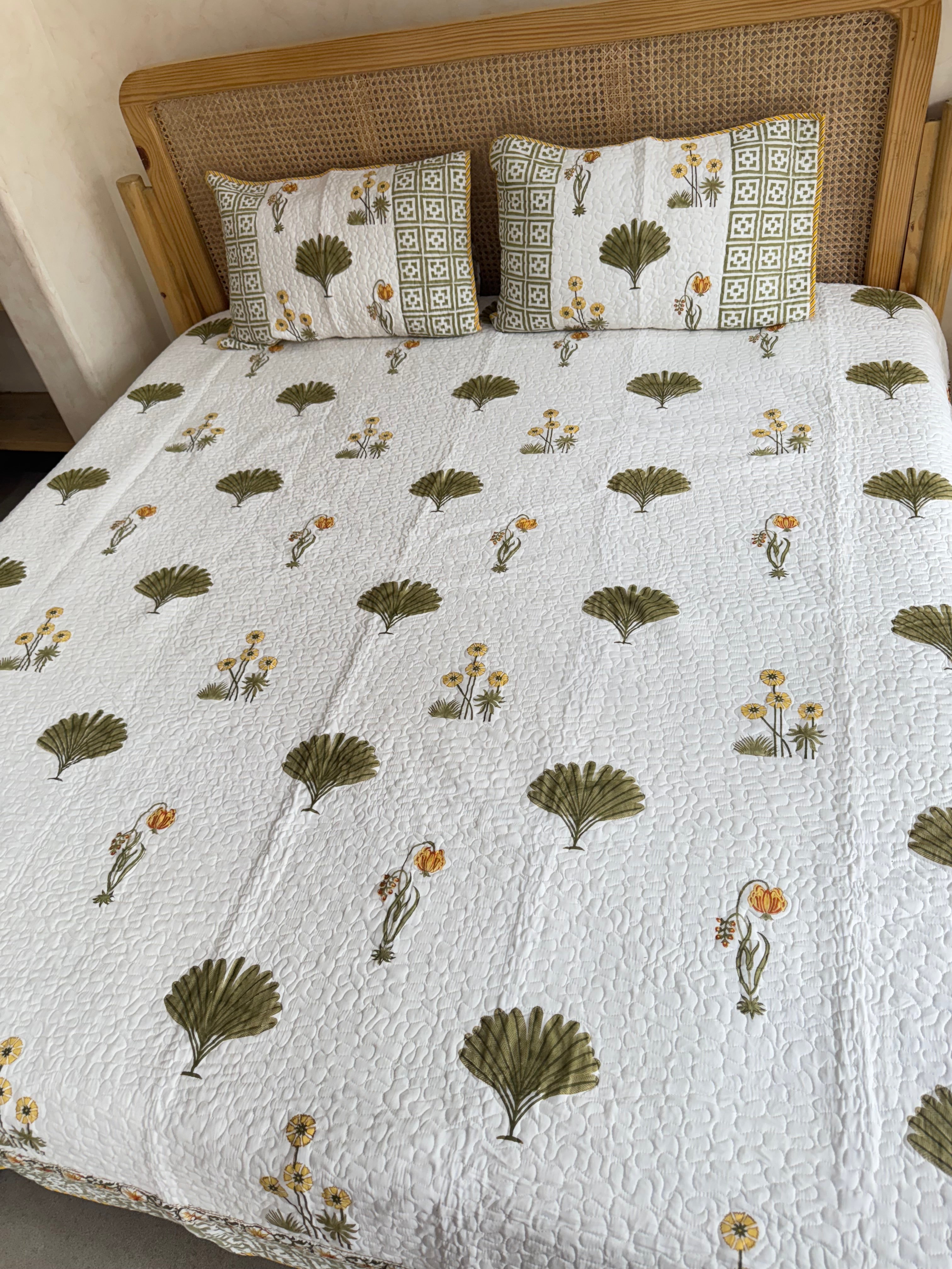 HANDBLOCK PRINTED REVERSIBLE QUILTED BEDCOVER 108*108