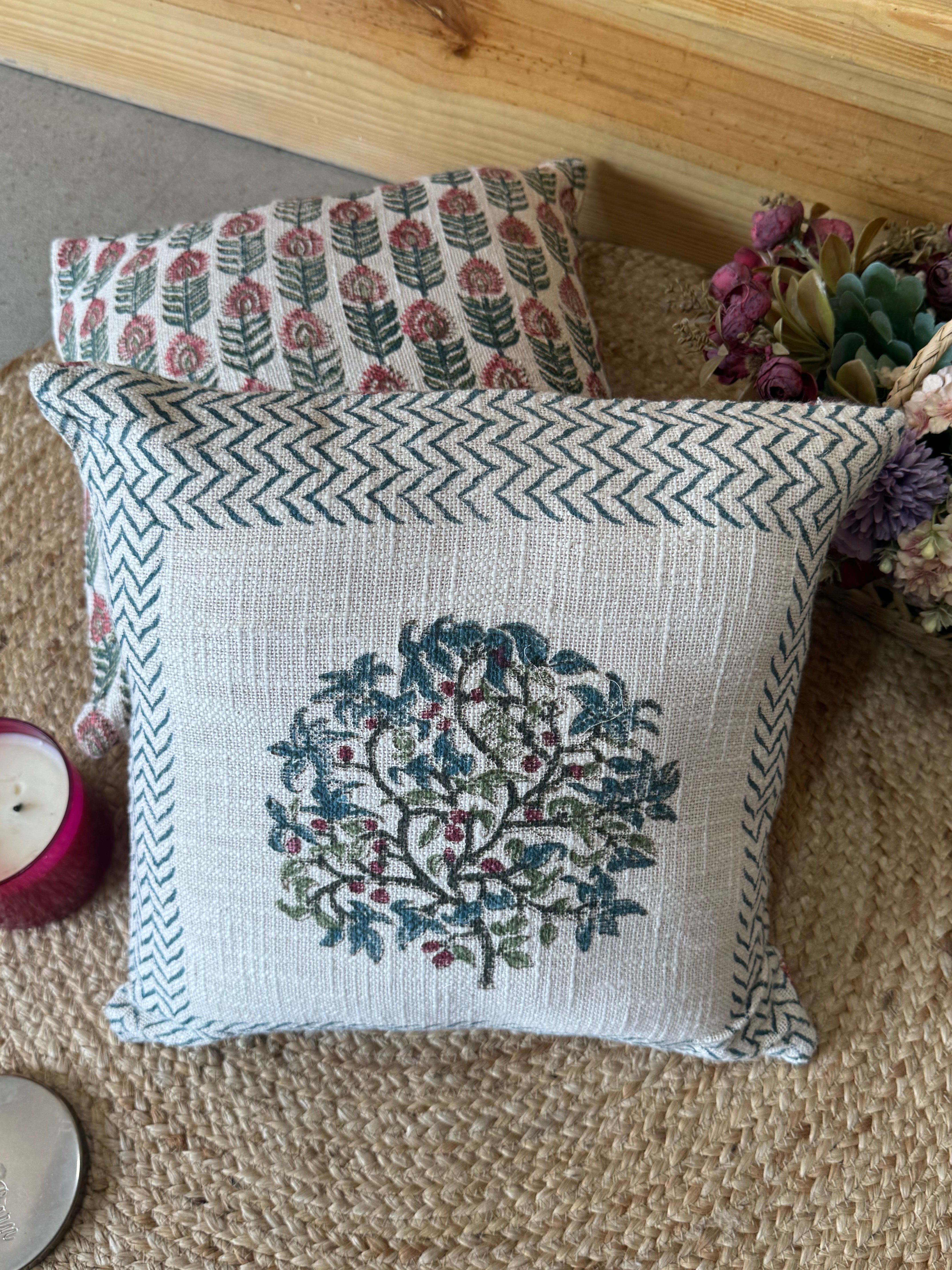 A PAIR OF HANDBLOCK PRINTED 16*16 INCHES JUTE CUSHION COVER