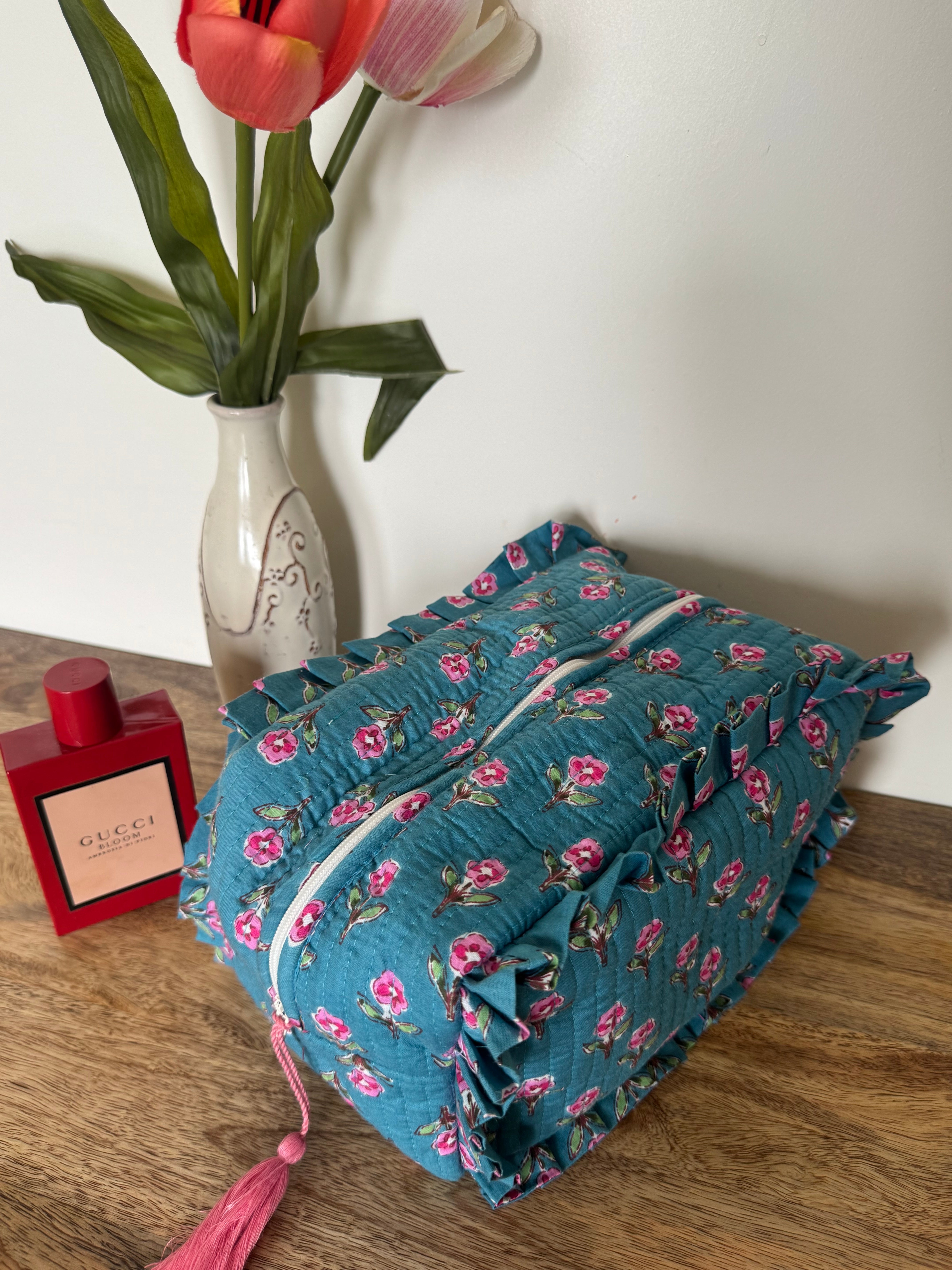 FRILL TOILETRY BAG